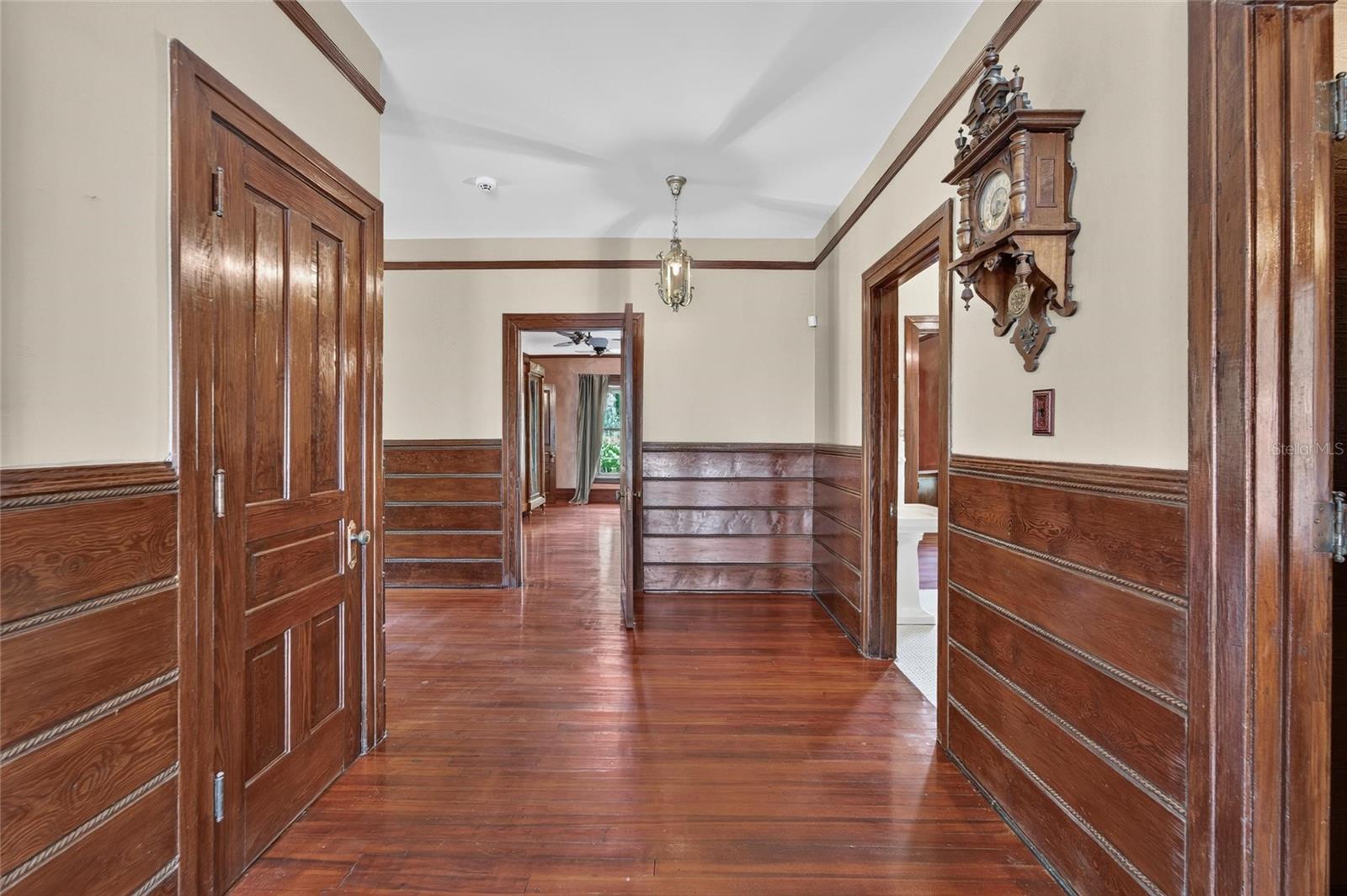 CREST VIEW - Residential