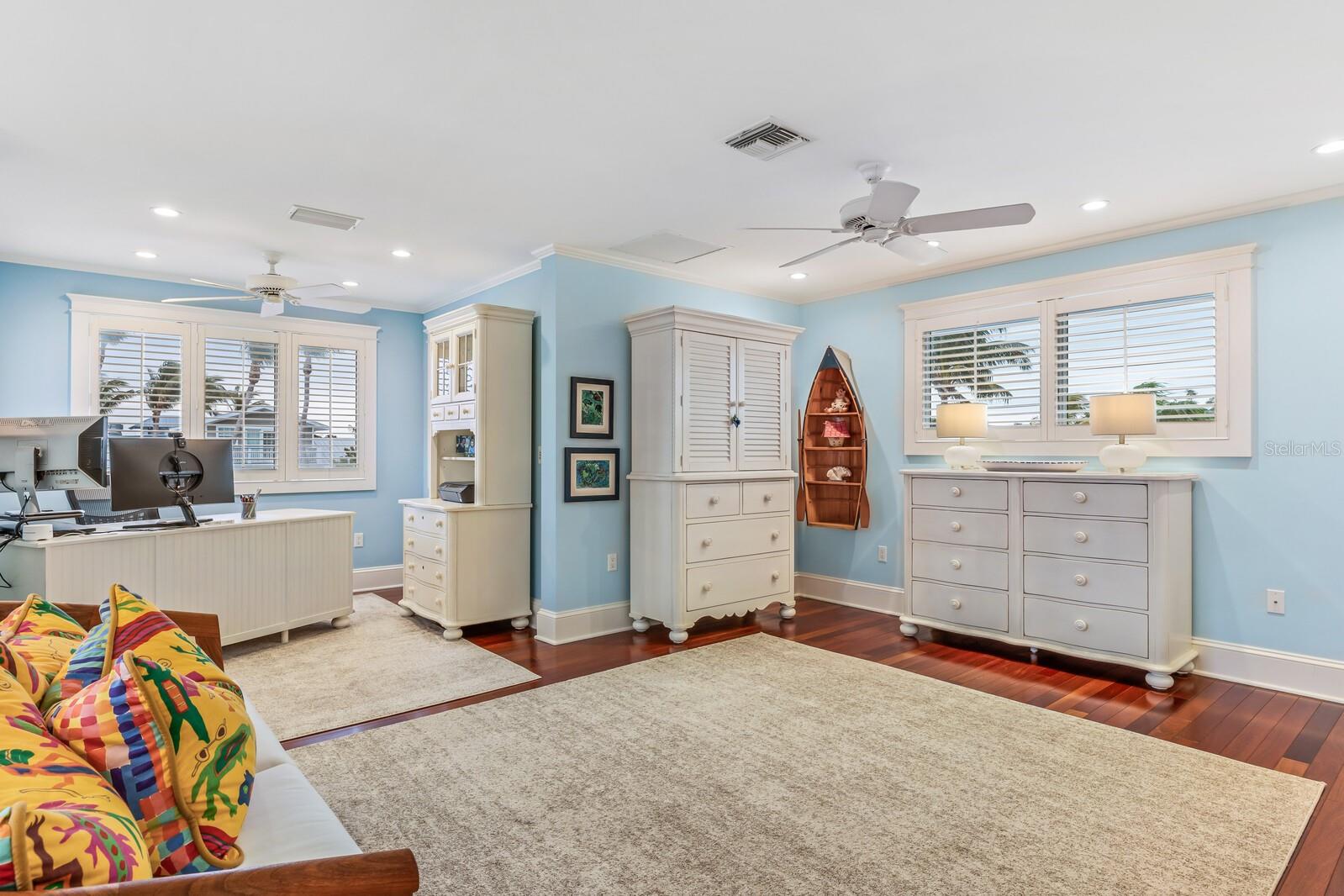 HARBOR DRIVE WATERWAYS - Residential