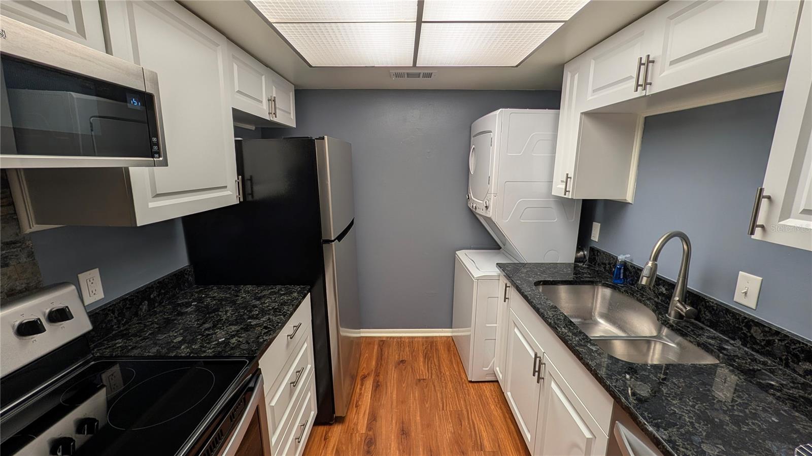 SANDLEWOOD CONDO - Residential