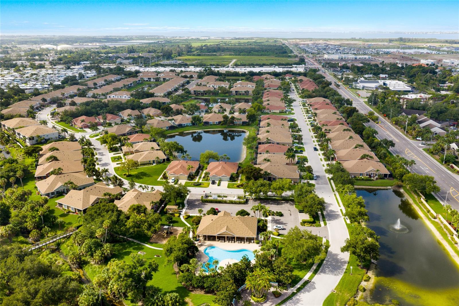 PALMA SOLA TRACE - Residential