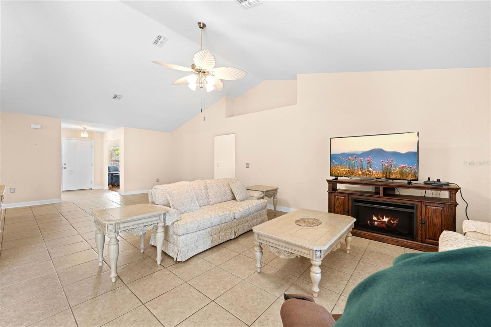 SPRING HILL - Residential