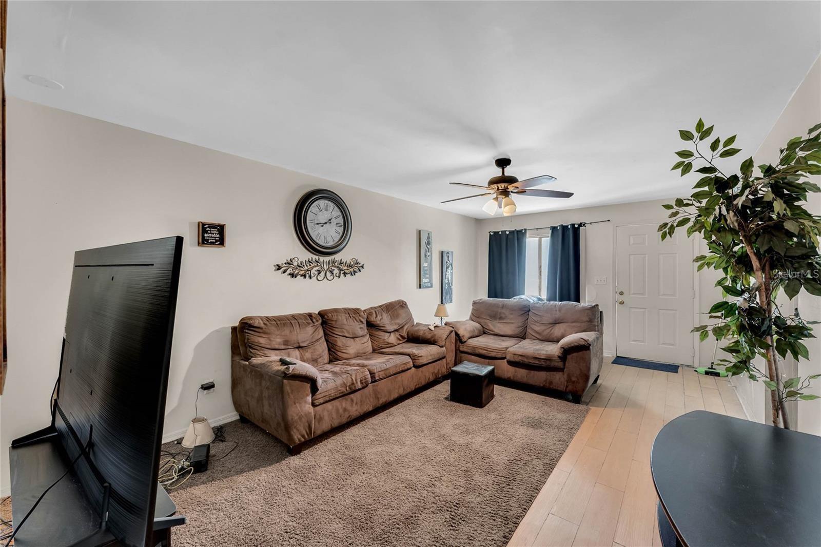 NORTH LAWNE VILLAS - Residential Lease