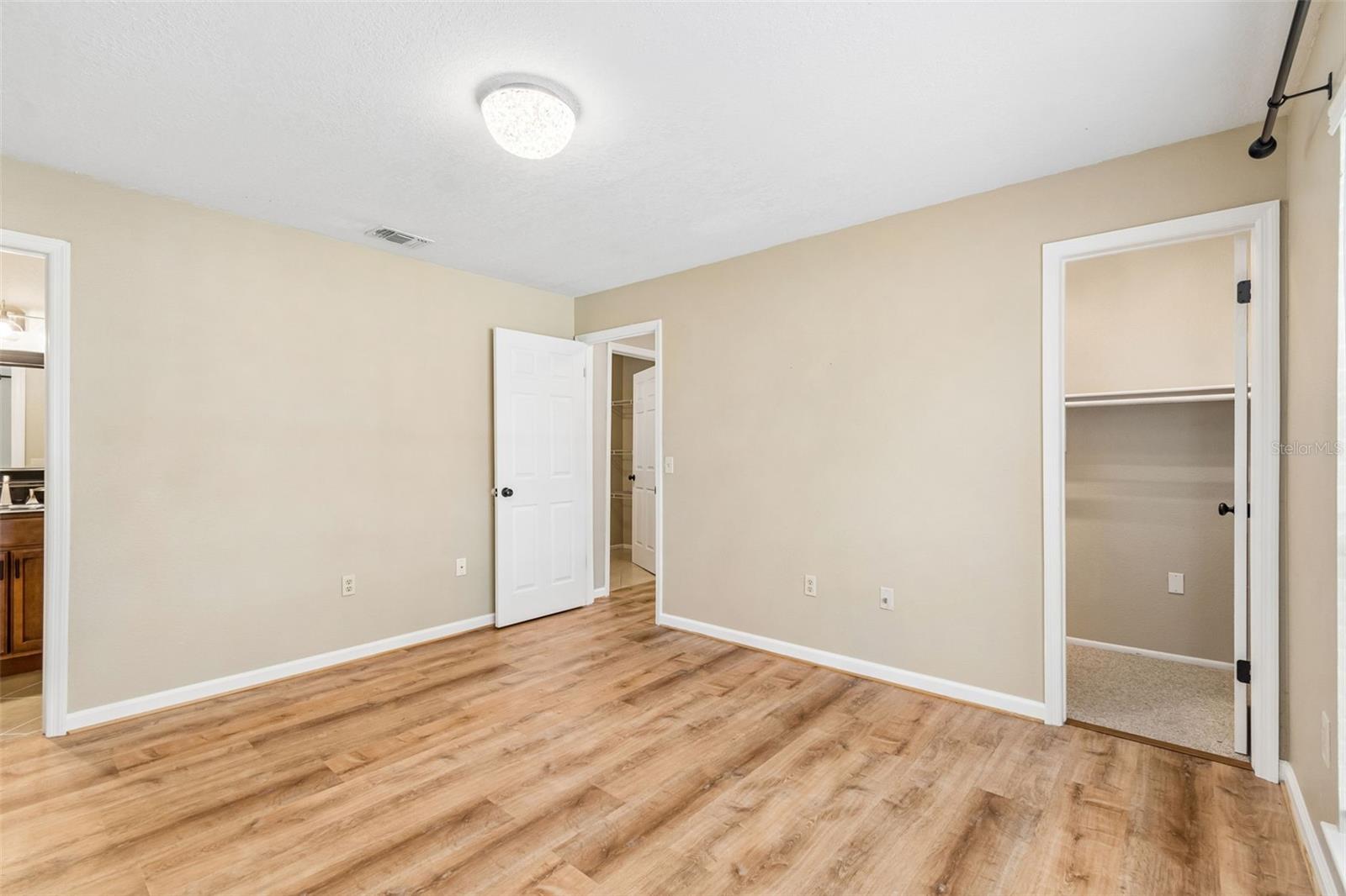 THE HIGHLANDS AT HUNTERS GREEN - Residential