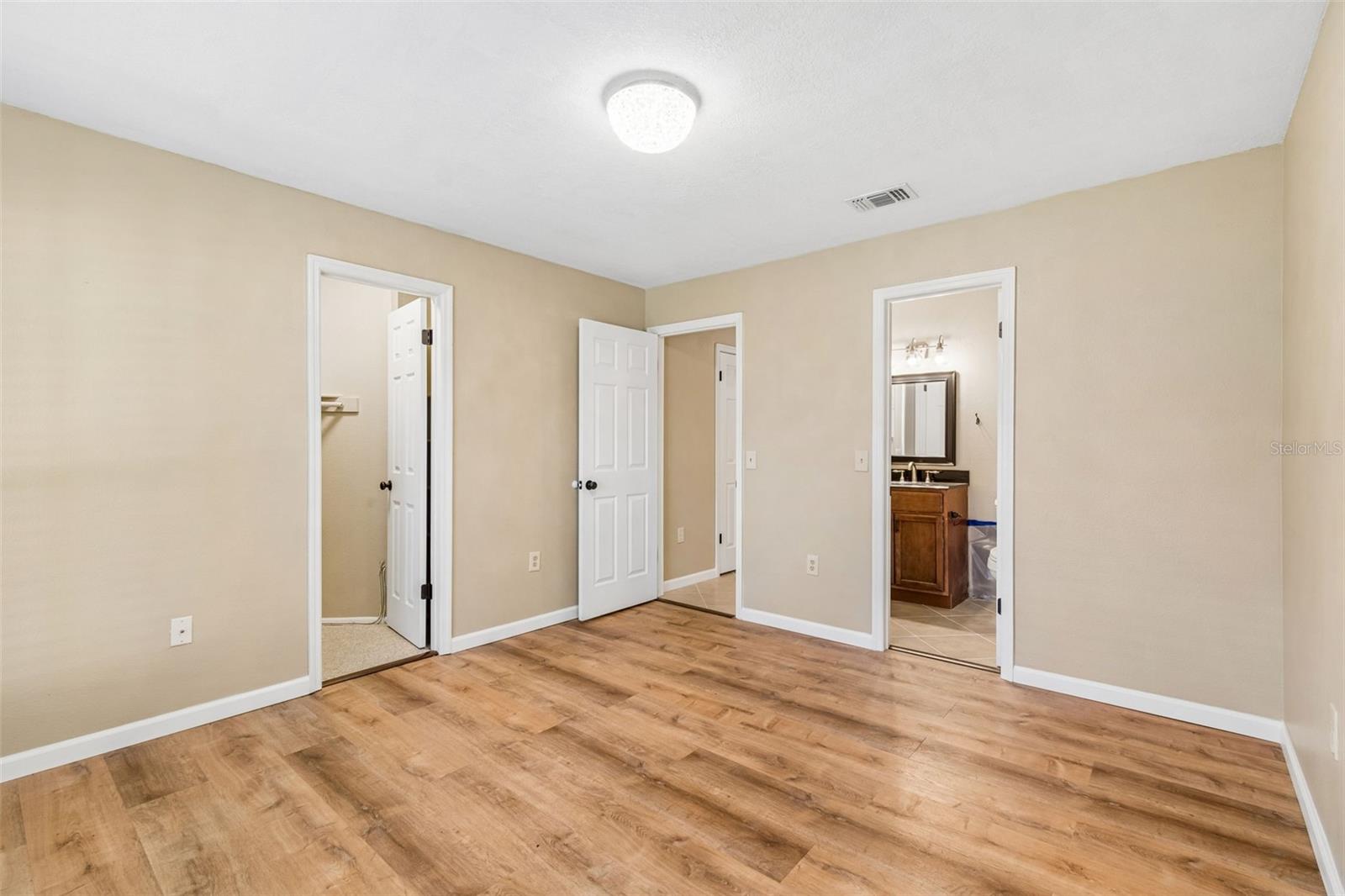 THE HIGHLANDS AT HUNTERS GREEN - Residential