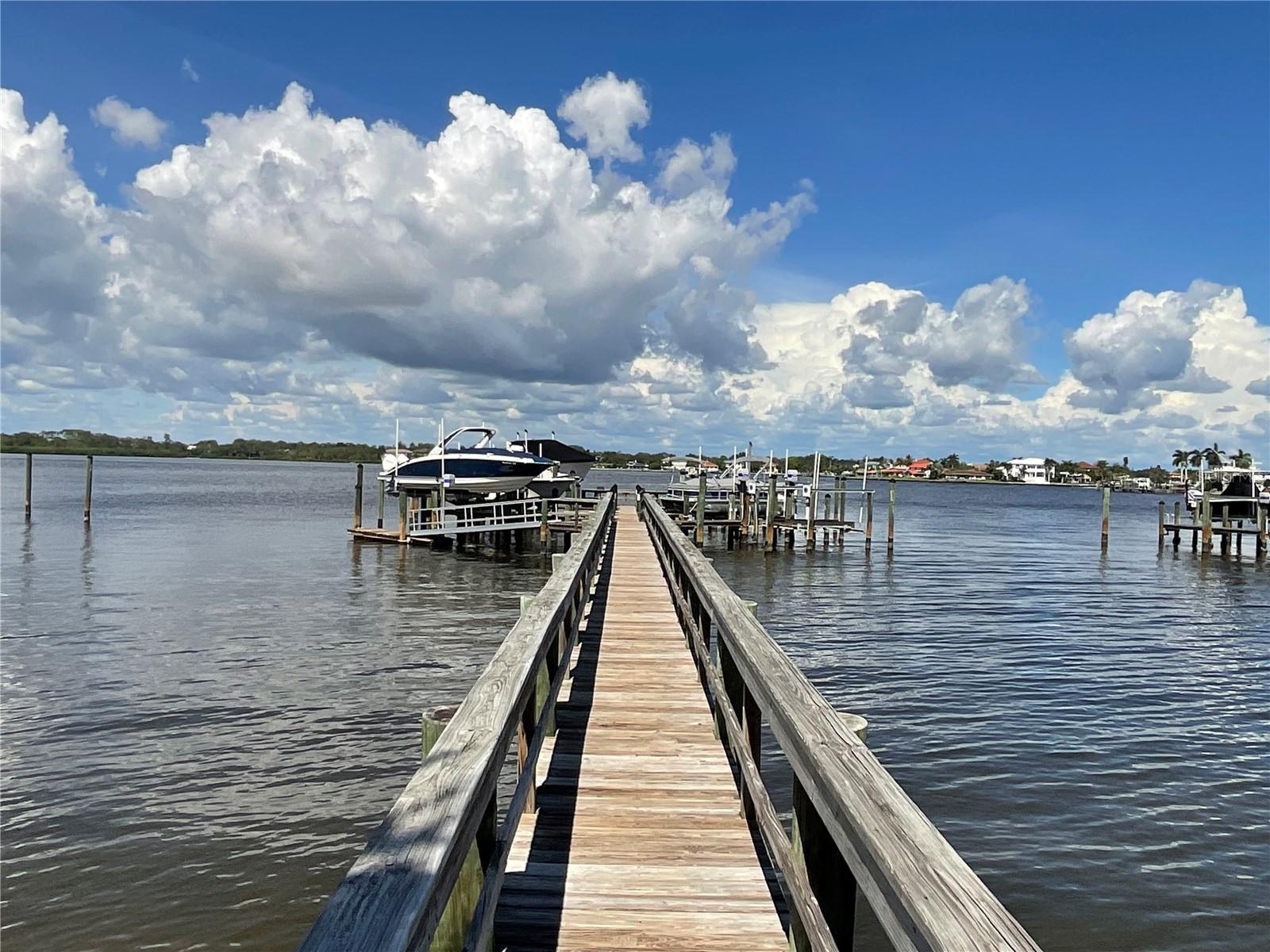 SPICE BAY - Land