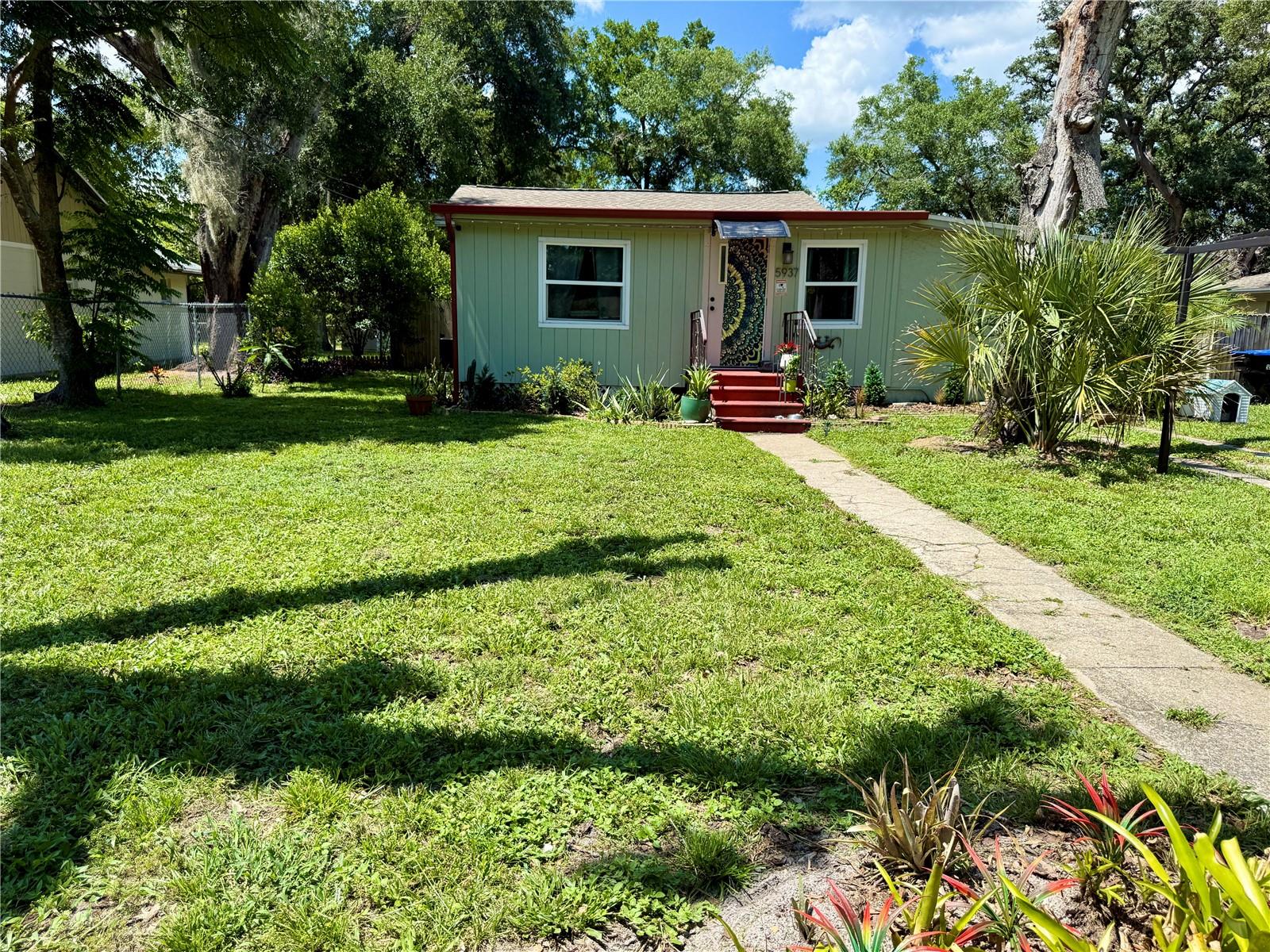 LAKE HILL - Residential