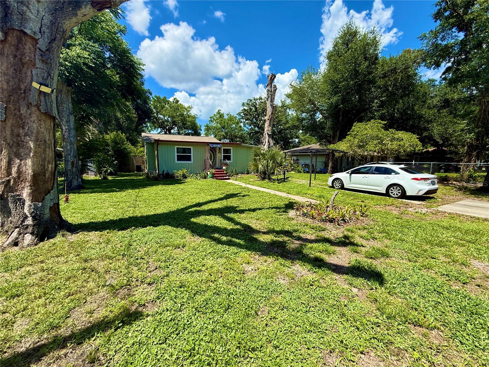 LAKE HILL - Residential