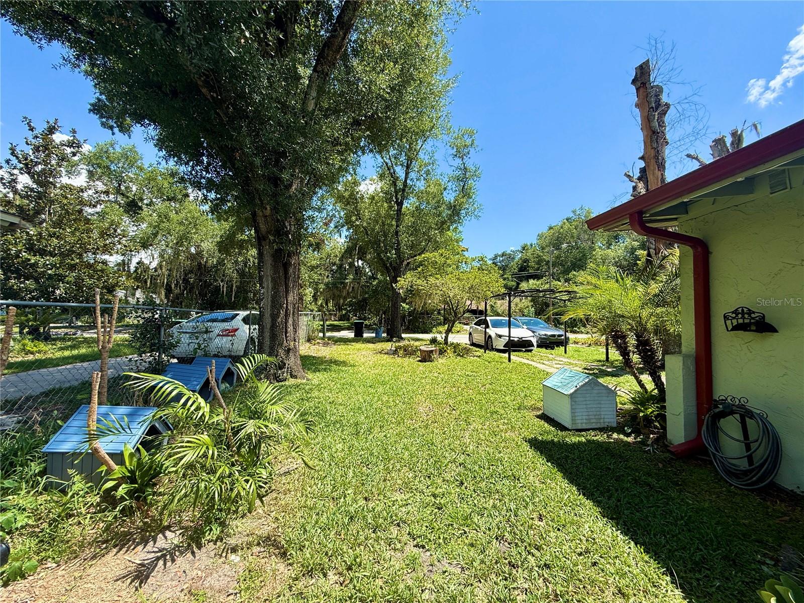 LAKE HILL - Residential