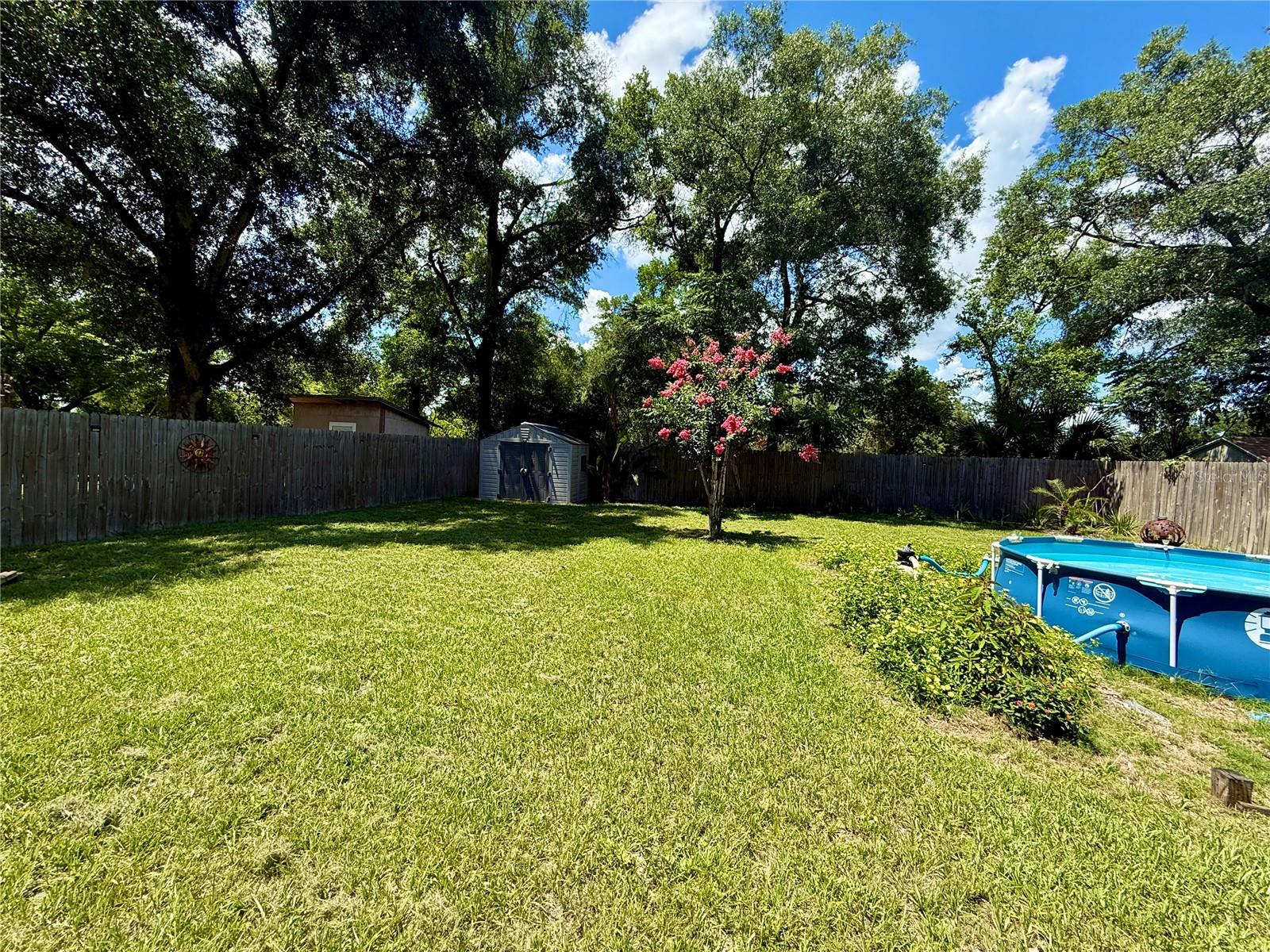 LAKE HILL - Residential