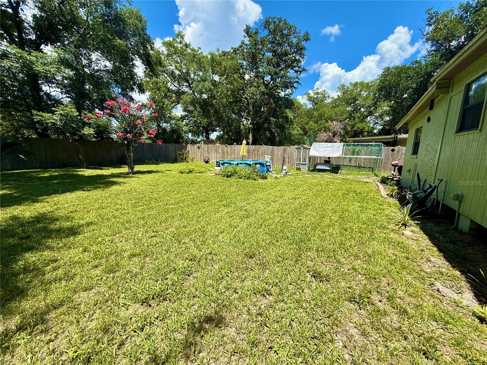 LAKE HILL - Residential