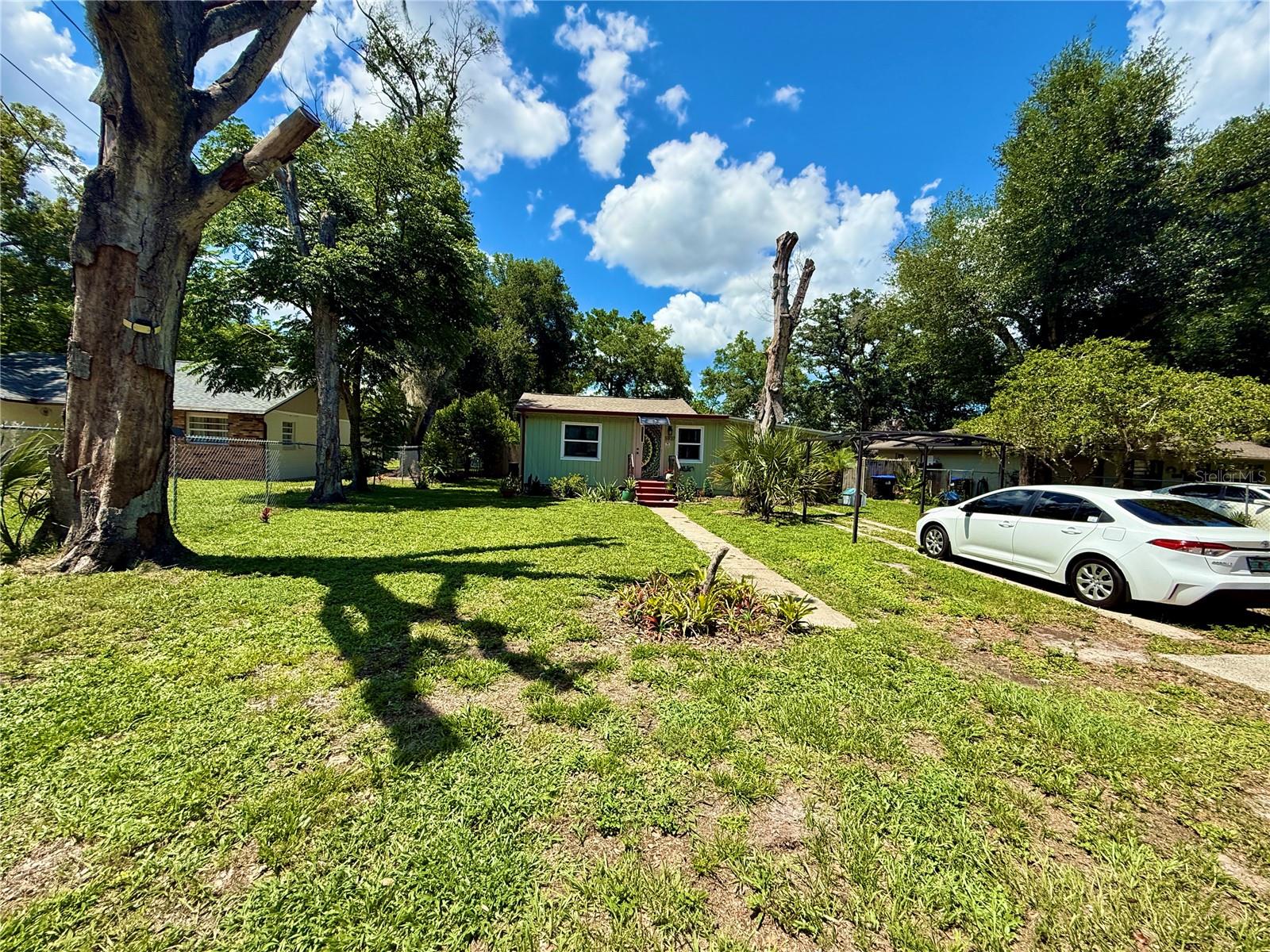LAKE HILL - Residential