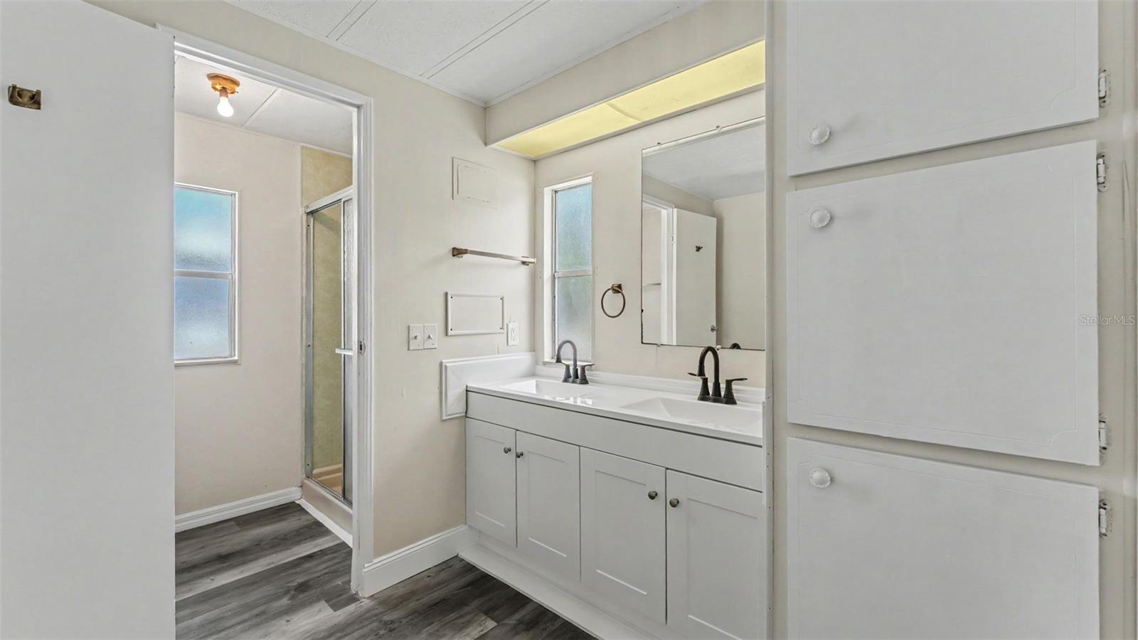 FLORAL LAKES - Residential