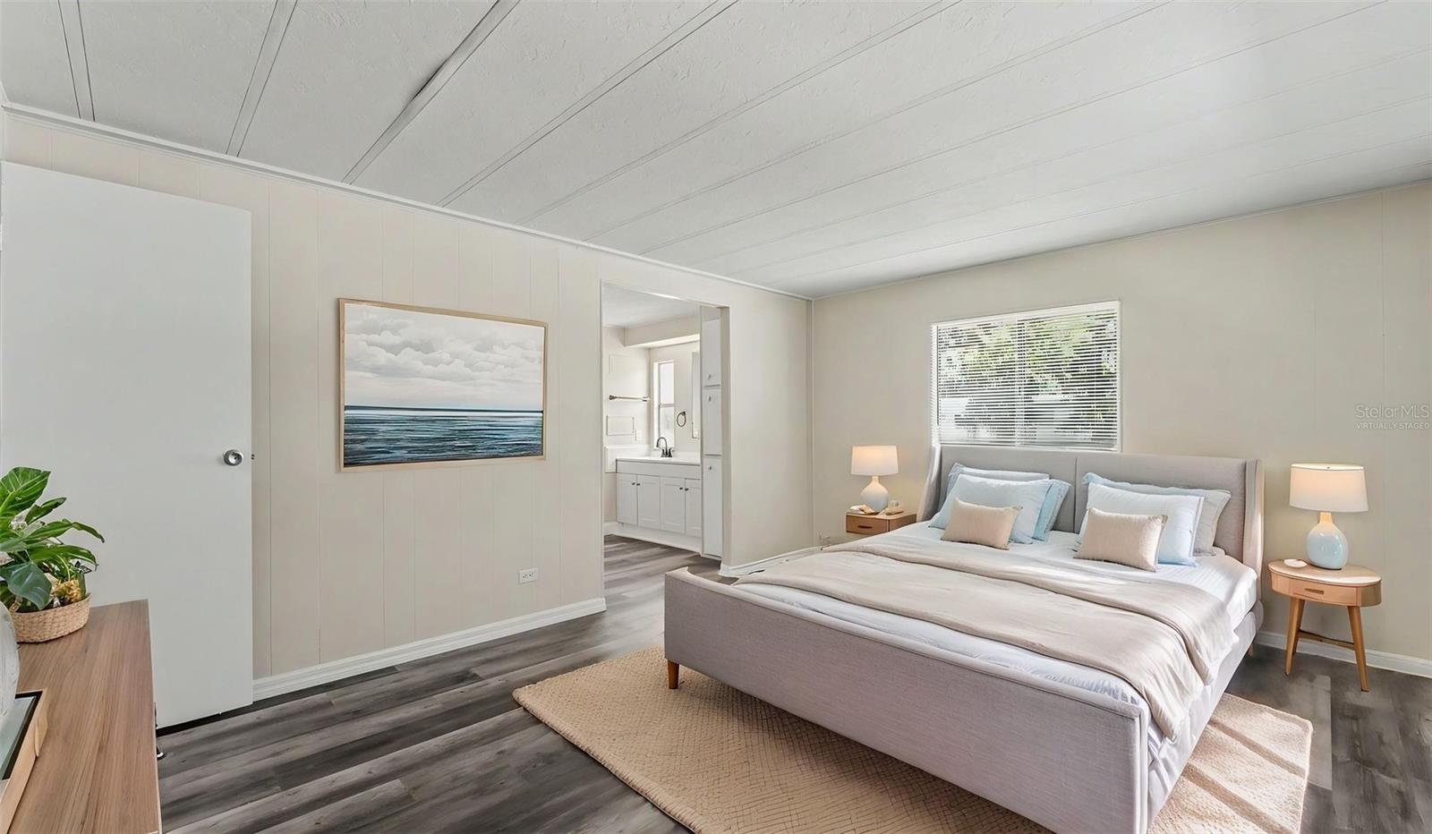 FLORAL LAKES - Residential