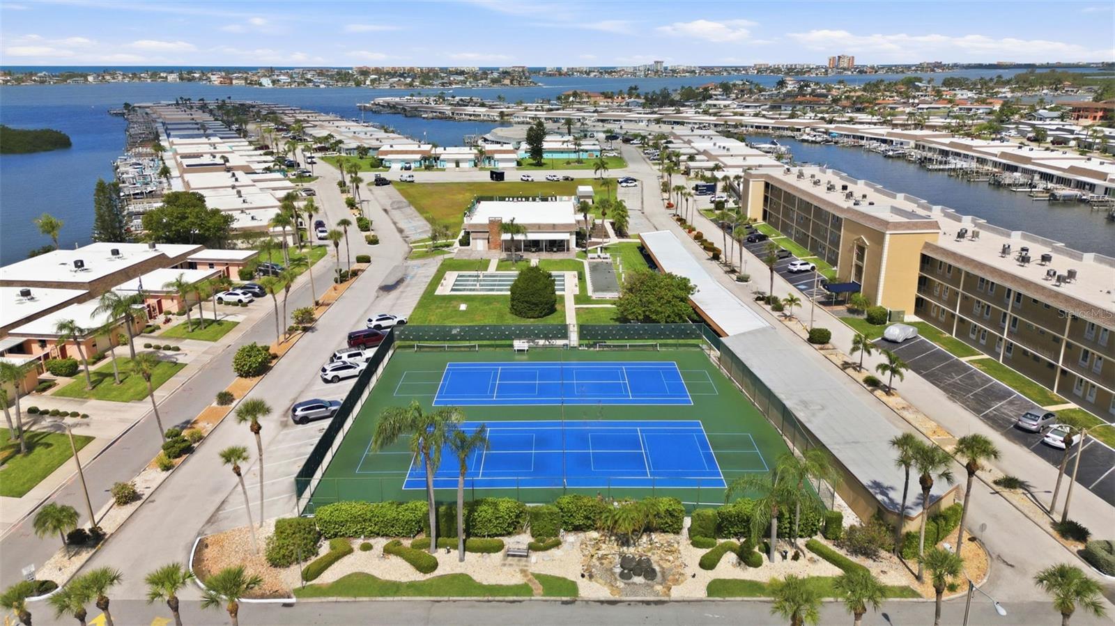 BOCA CIEGA POINT EAST - Residential
