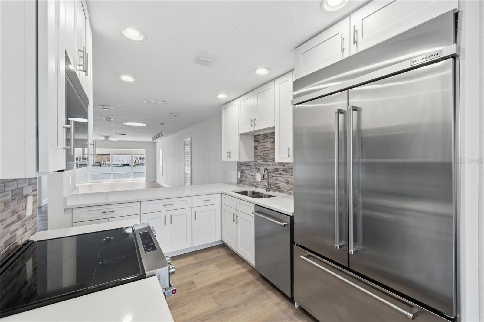 BOCA CIEGA POINT EAST - Residential