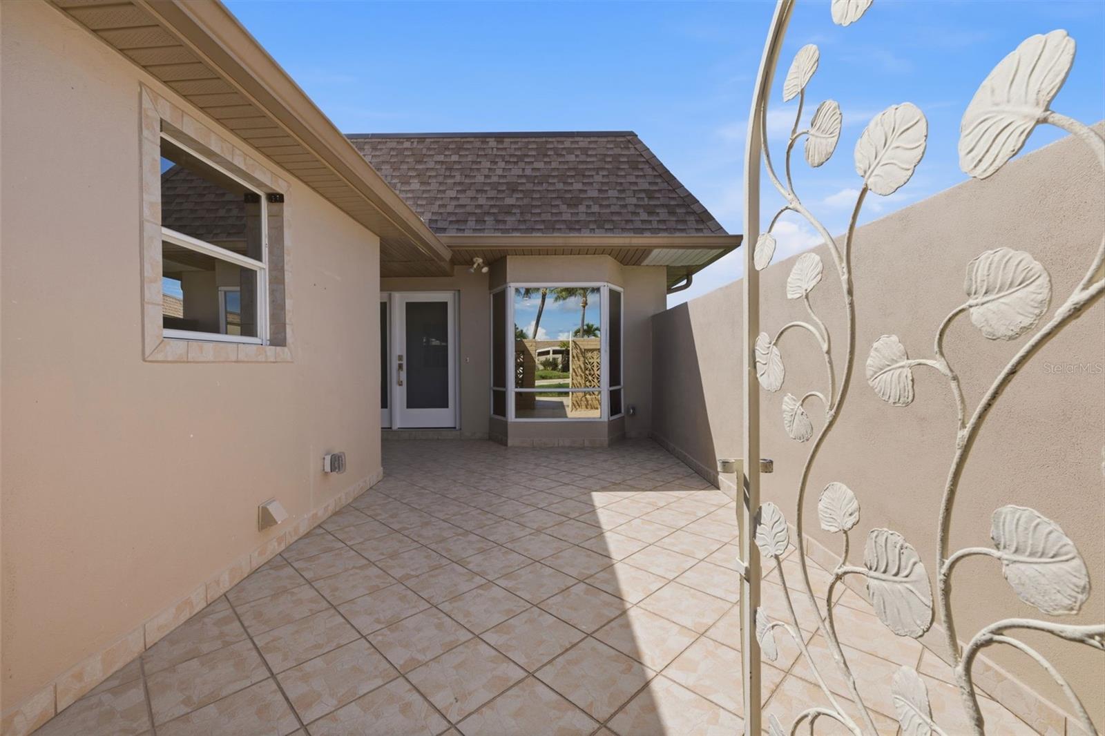 BOCA CIEGA POINT EAST - Residential
