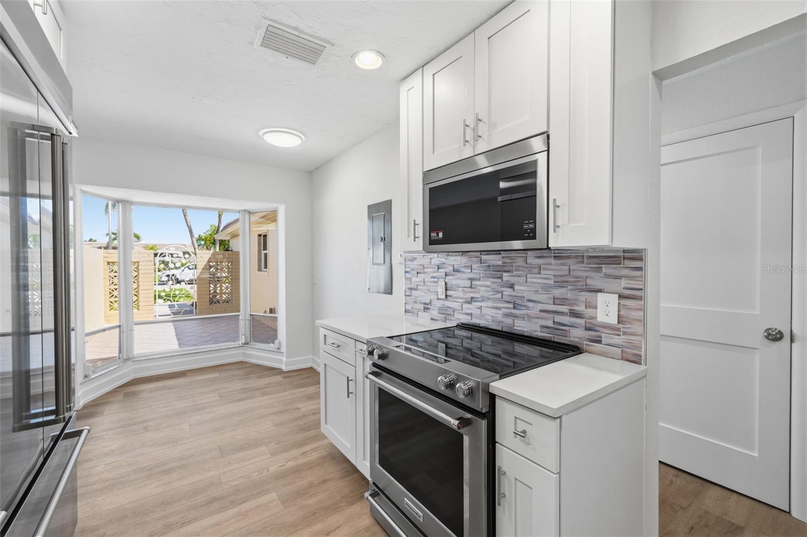 BOCA CIEGA POINT EAST - Residential
