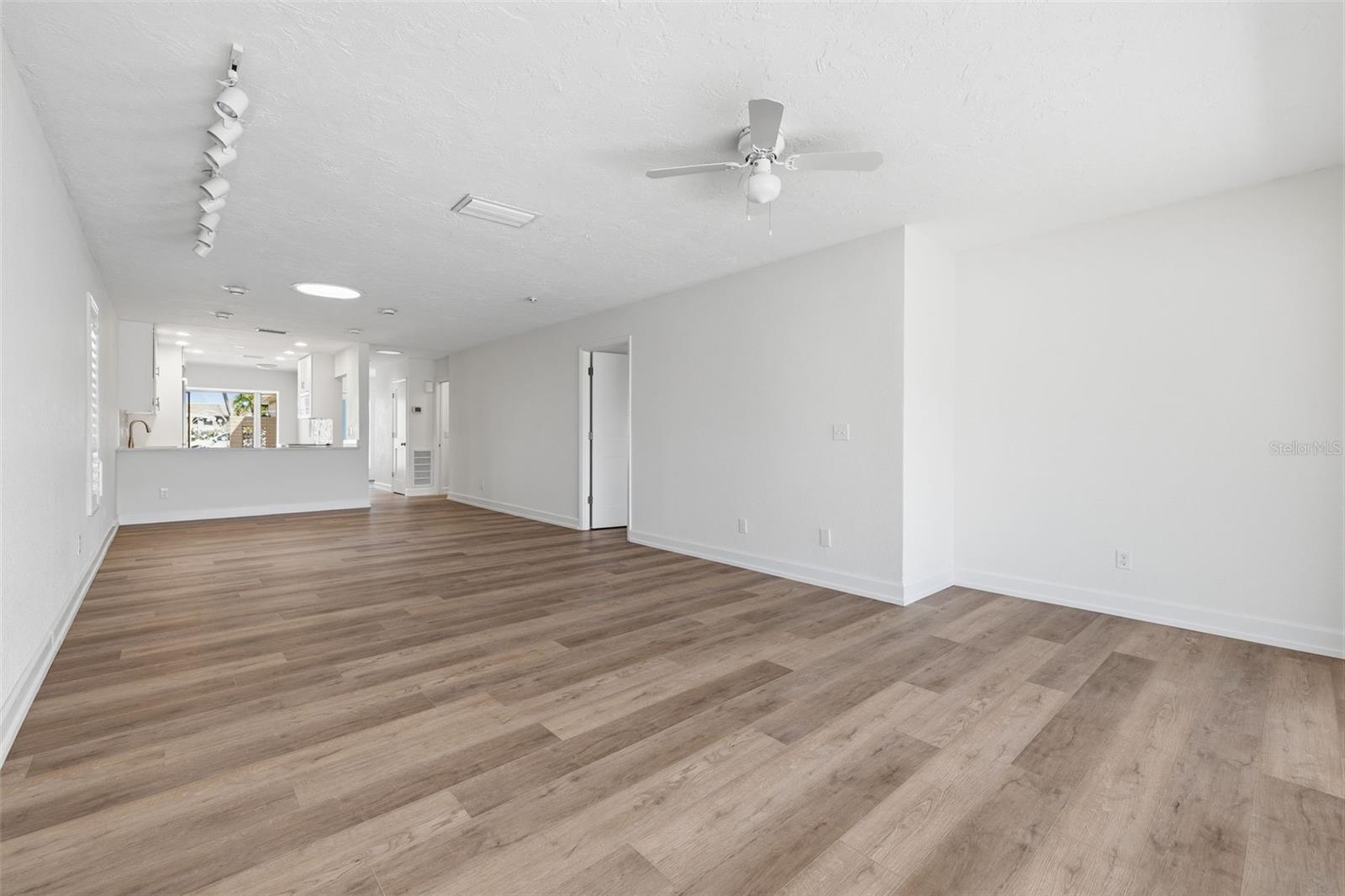 BOCA CIEGA POINT EAST - Residential