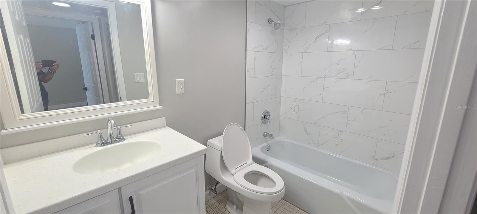 OCEAN 01 CONDO - Residential Lease