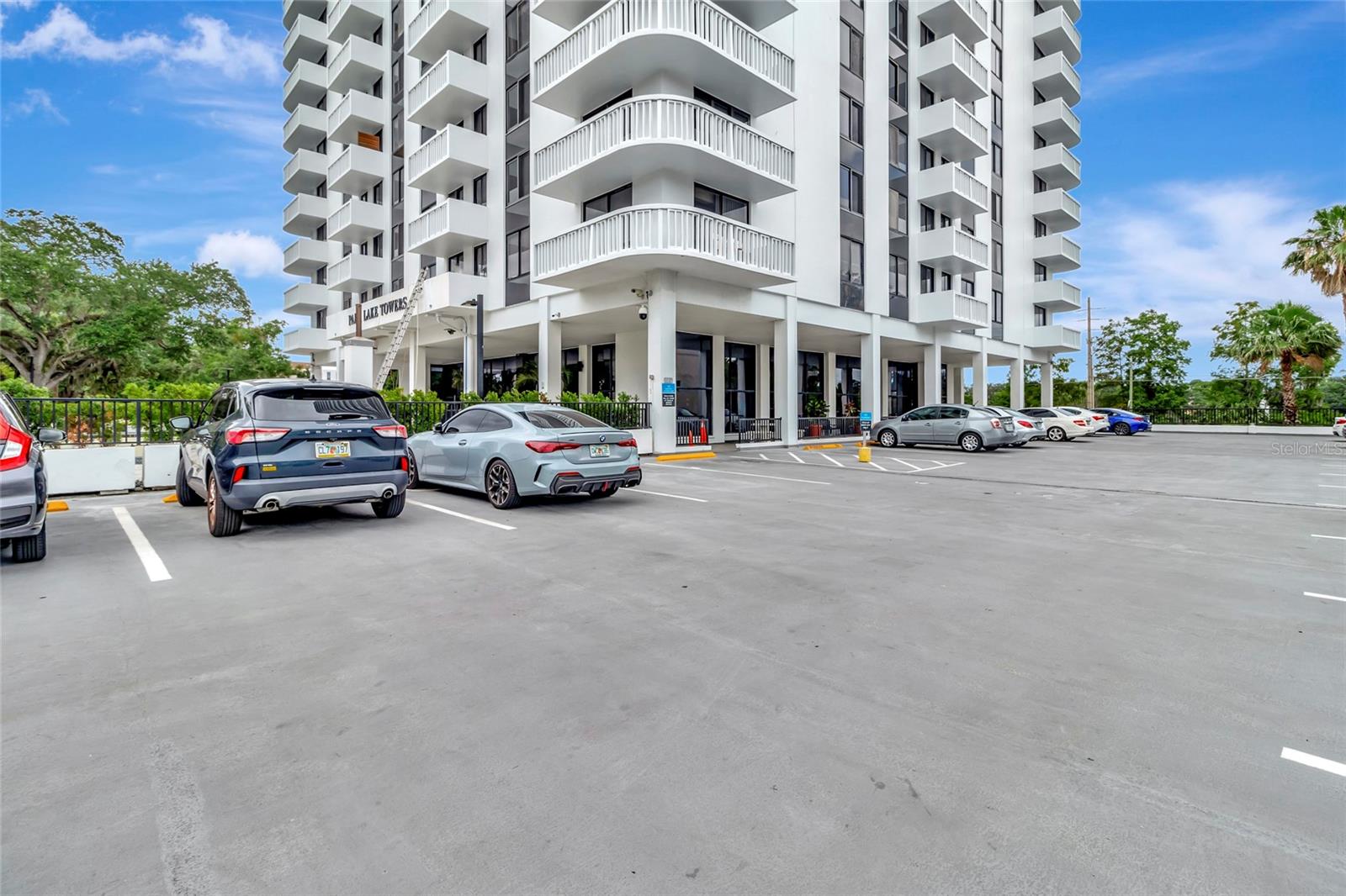 PARK LAKE TOWERS - Residential