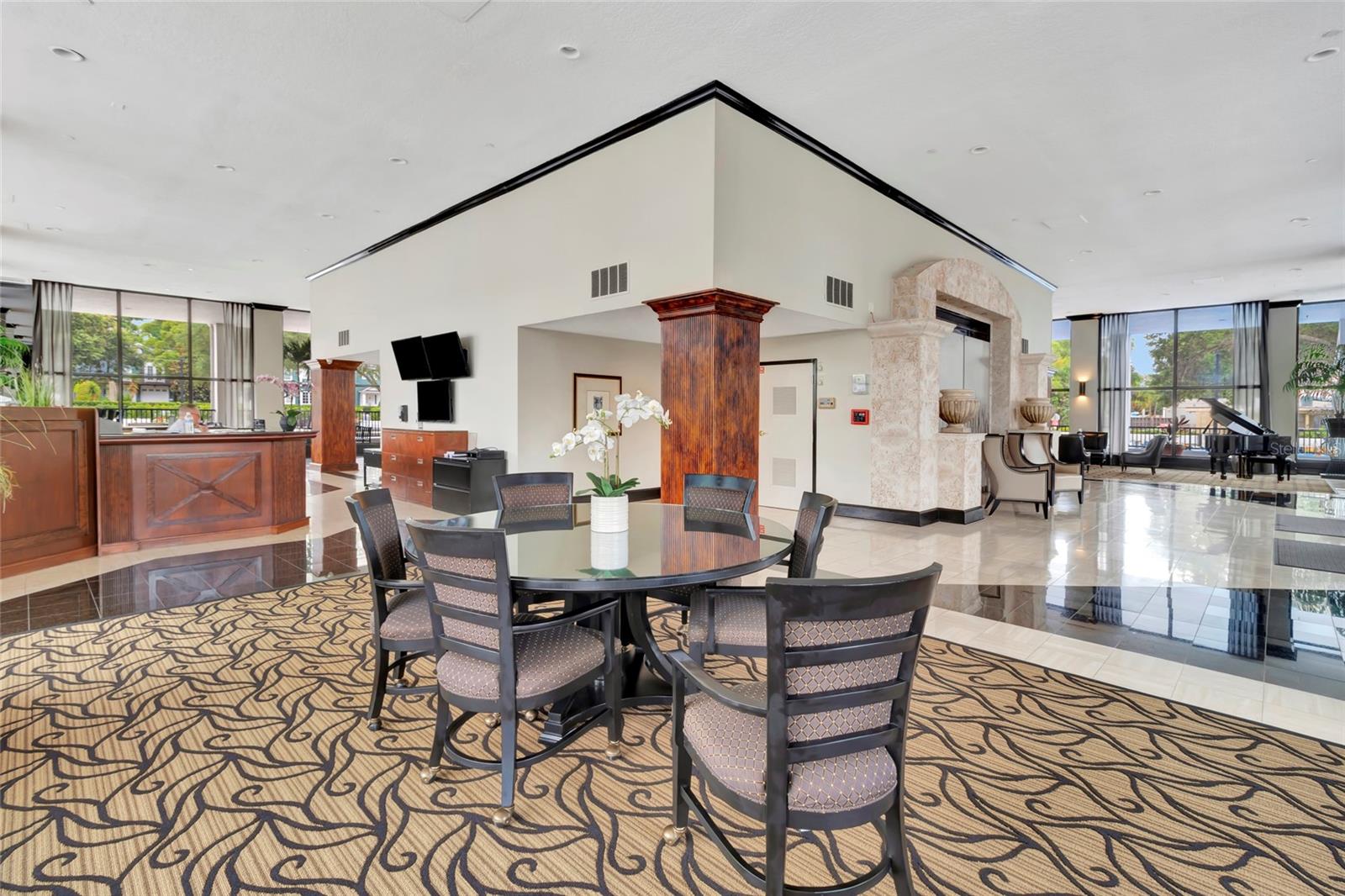 PARK LAKE TOWERS - Residential