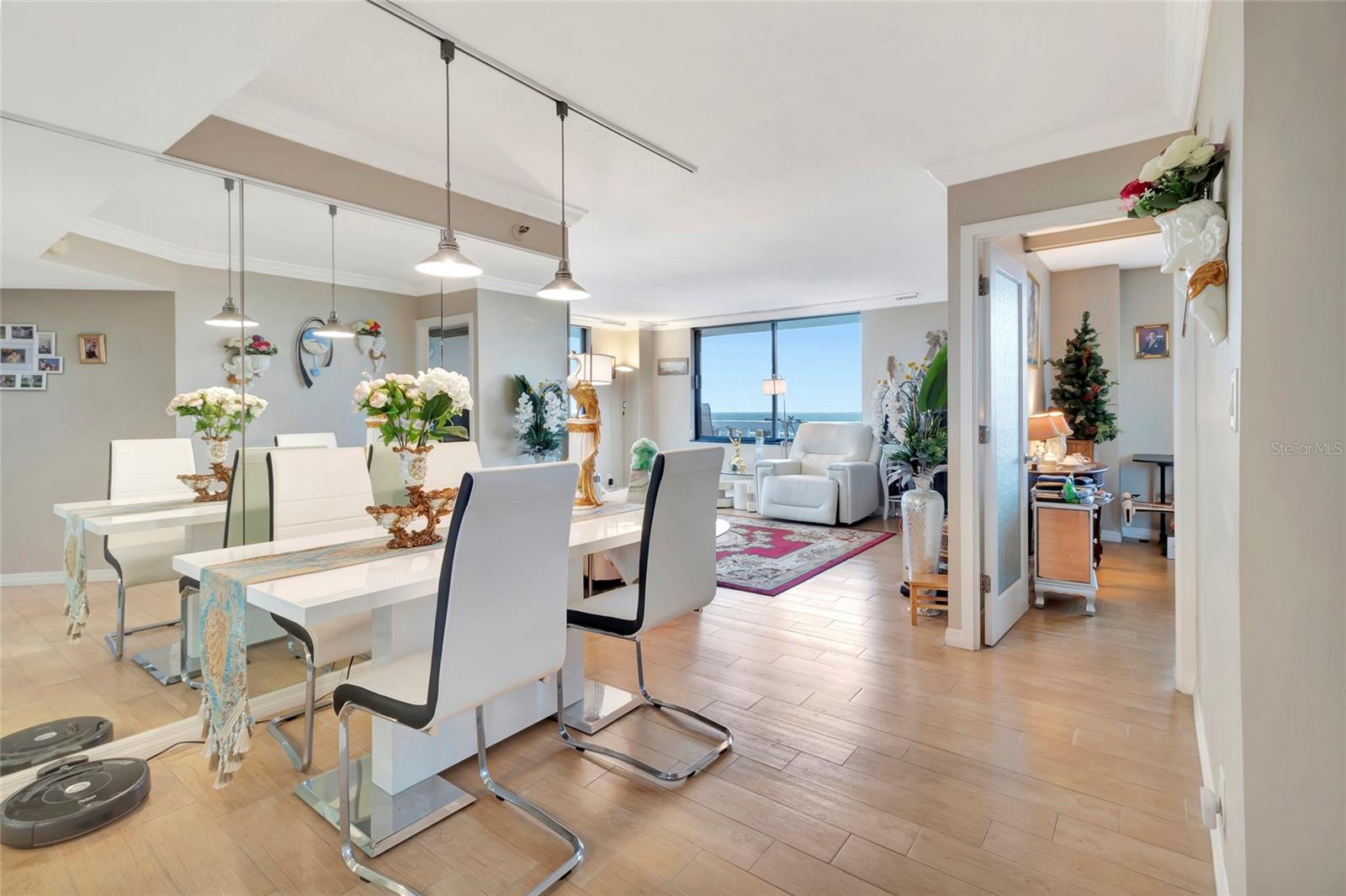 PARK LAKE TOWERS - Residential