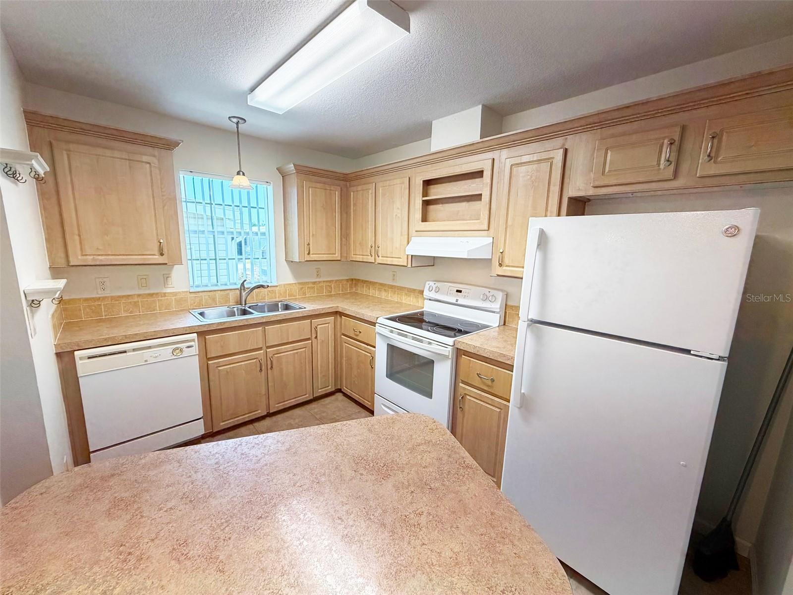 BRADENTON TROPICAL PALMS CO-OP - Residential