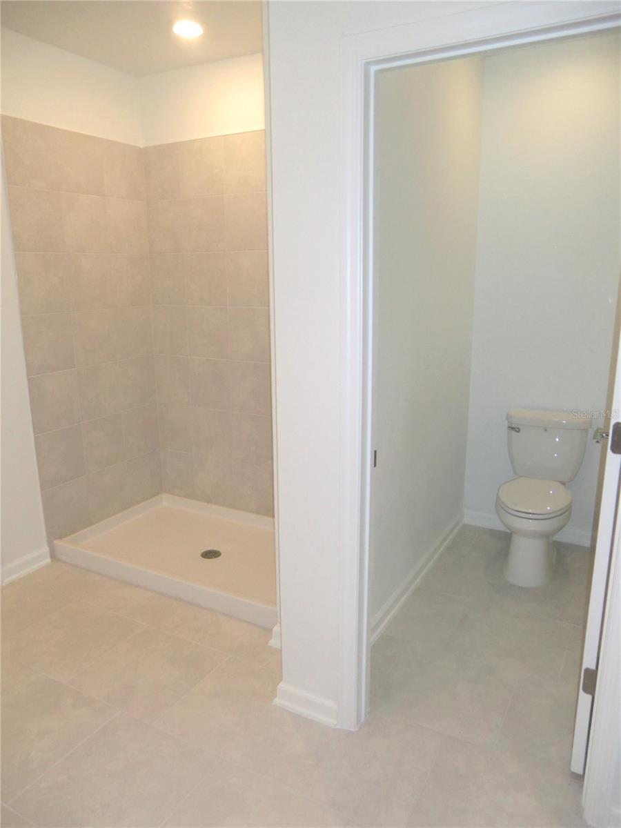 CASCADES PHASES 1A AND 1B PB 193 PG 37-52 BLK 52 L - Residential Lease