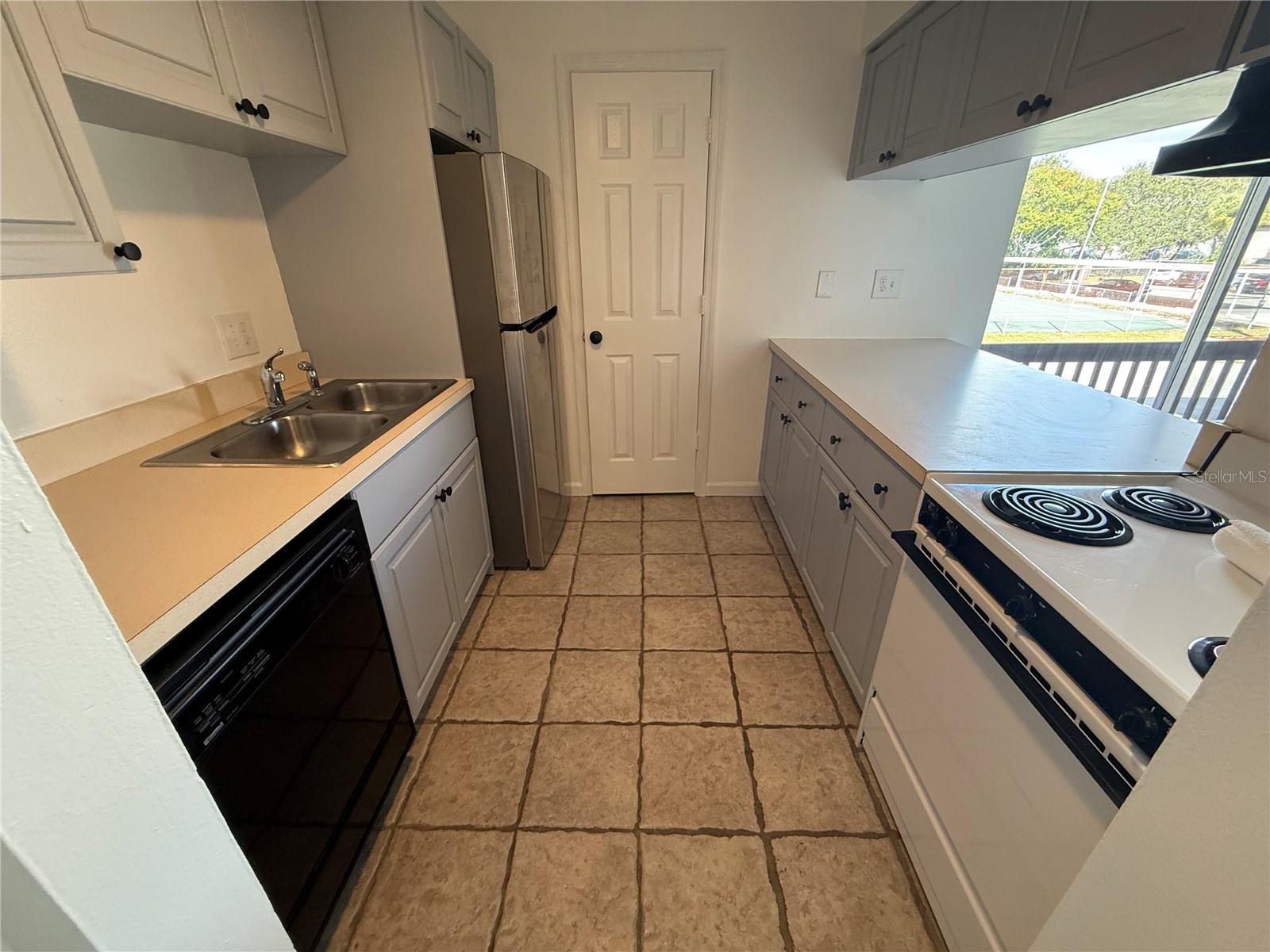 HIDDEN LAKE VILLAGE - Residential