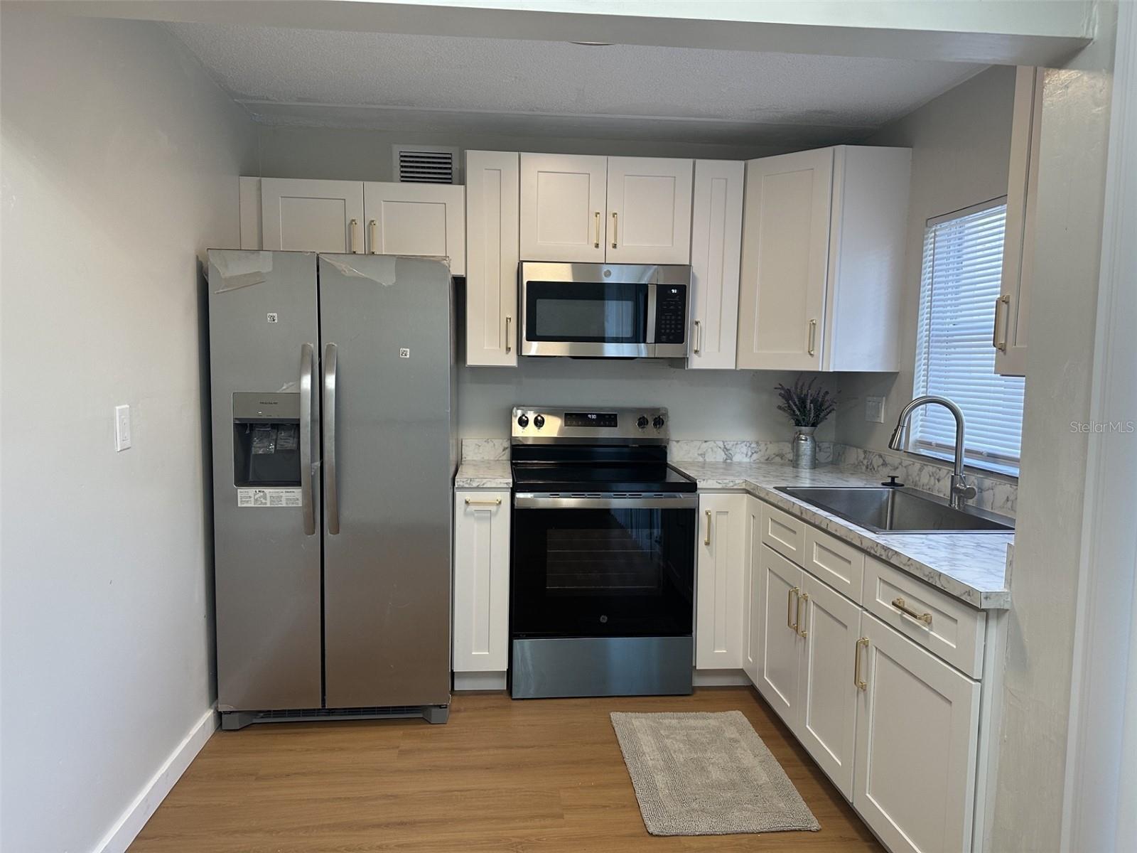 COMMODORE PLACE CONDO - Residential