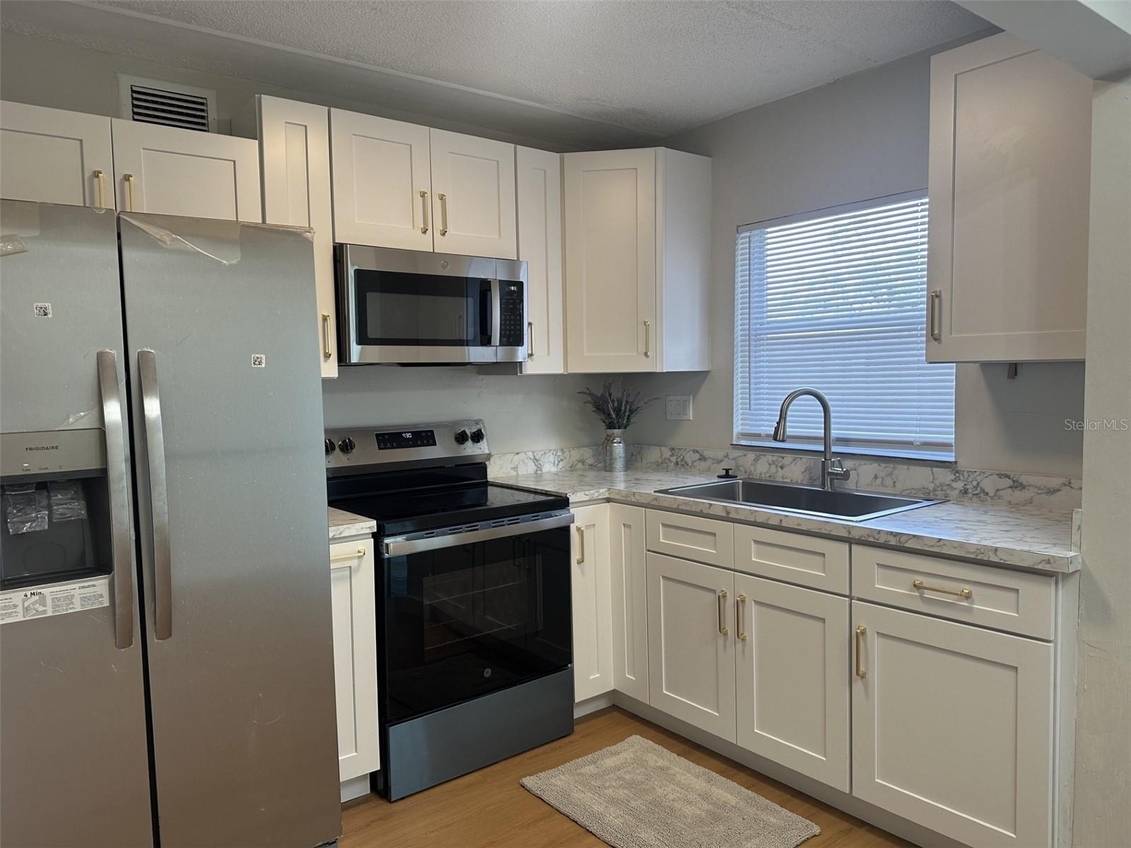 COMMODORE PLACE CONDO - Residential