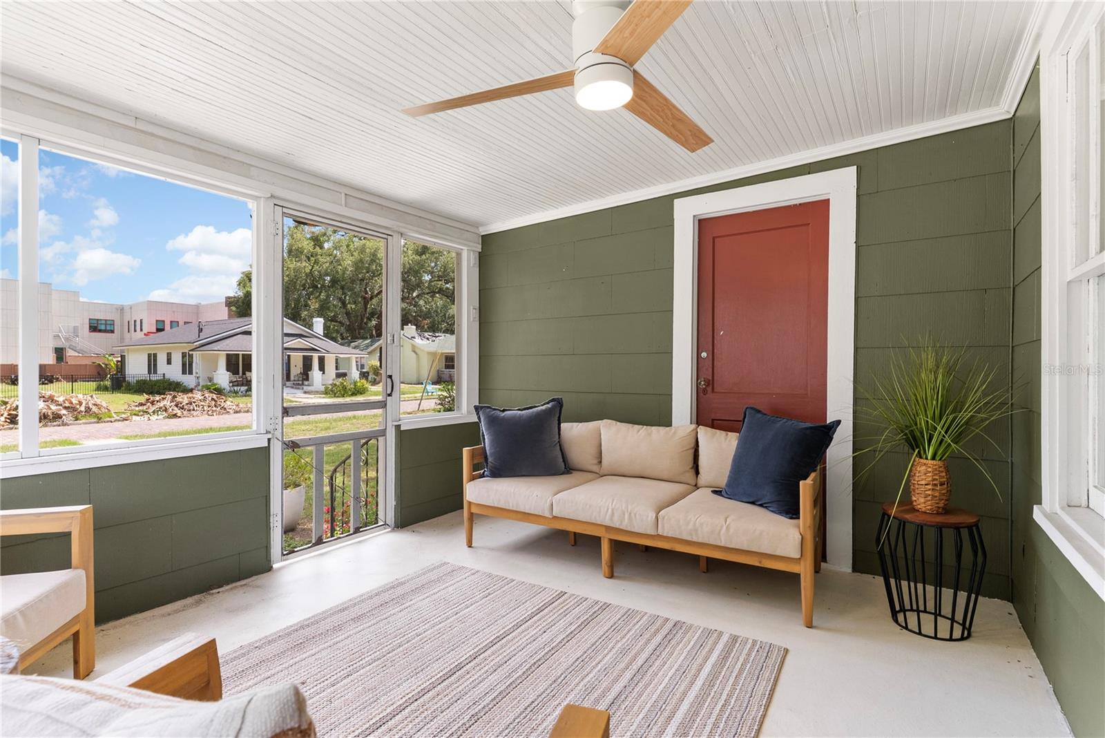 CALVIN & OVERSTREETS ADD - Residential Lease