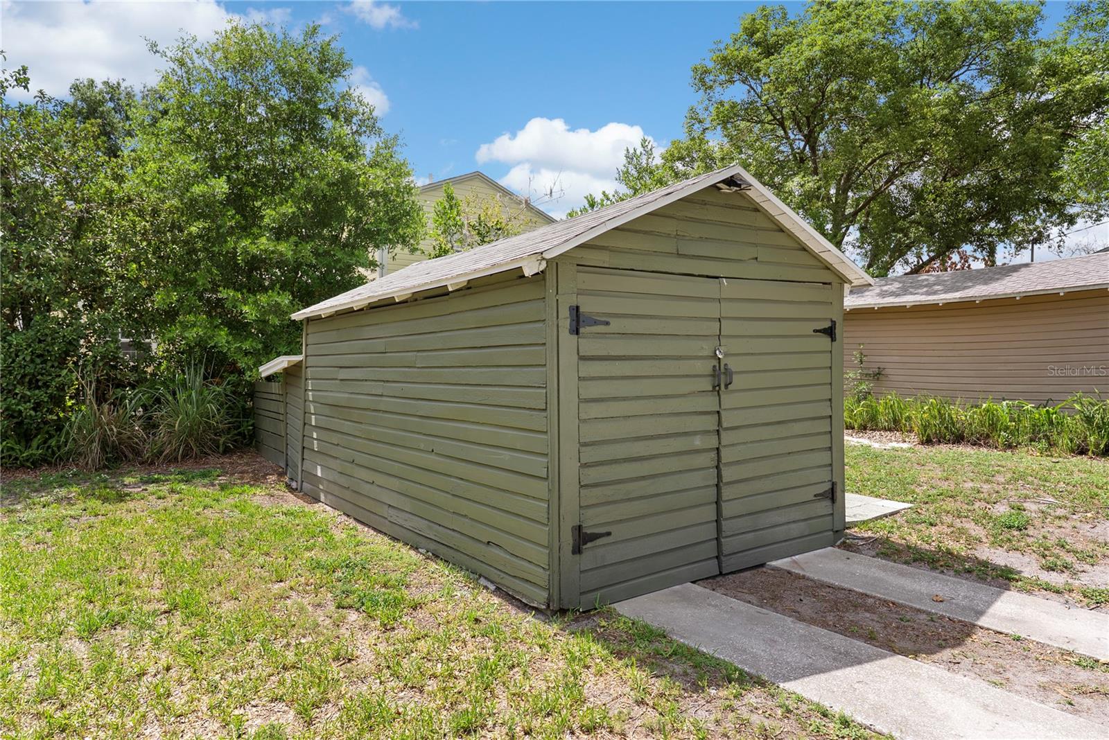 CALVIN & OVERSTREETS ADD - Residential Lease