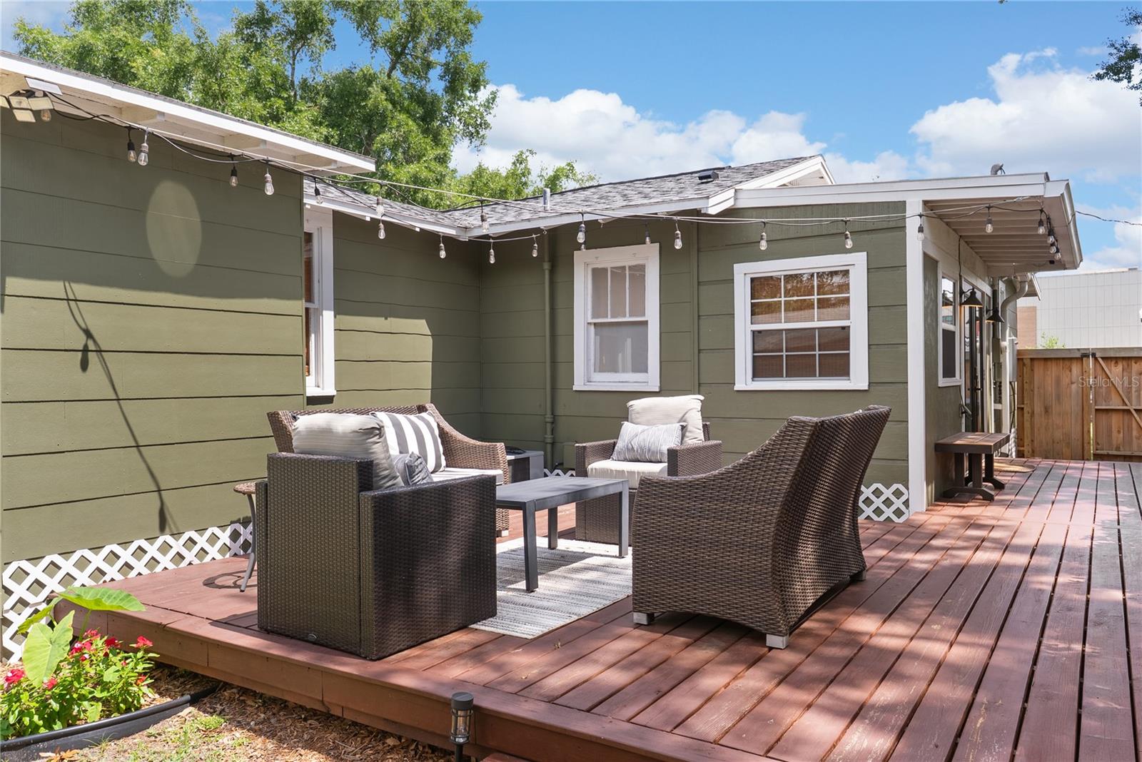 CALVIN & OVERSTREETS ADD - Residential Lease