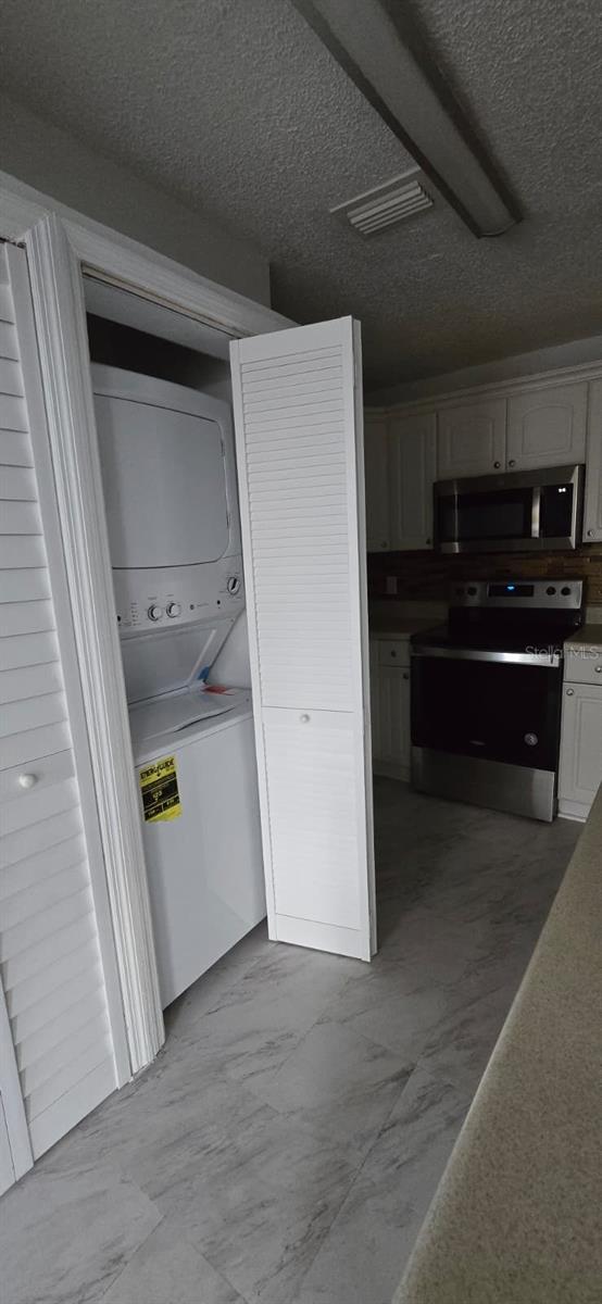 PALM VILLAS CONDO - Residential Lease