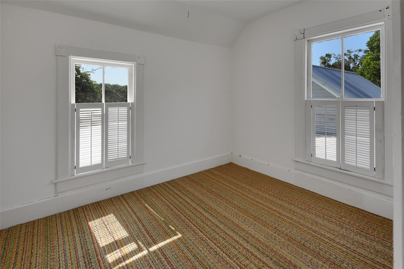 ACREAGE IN 8104 - Residential