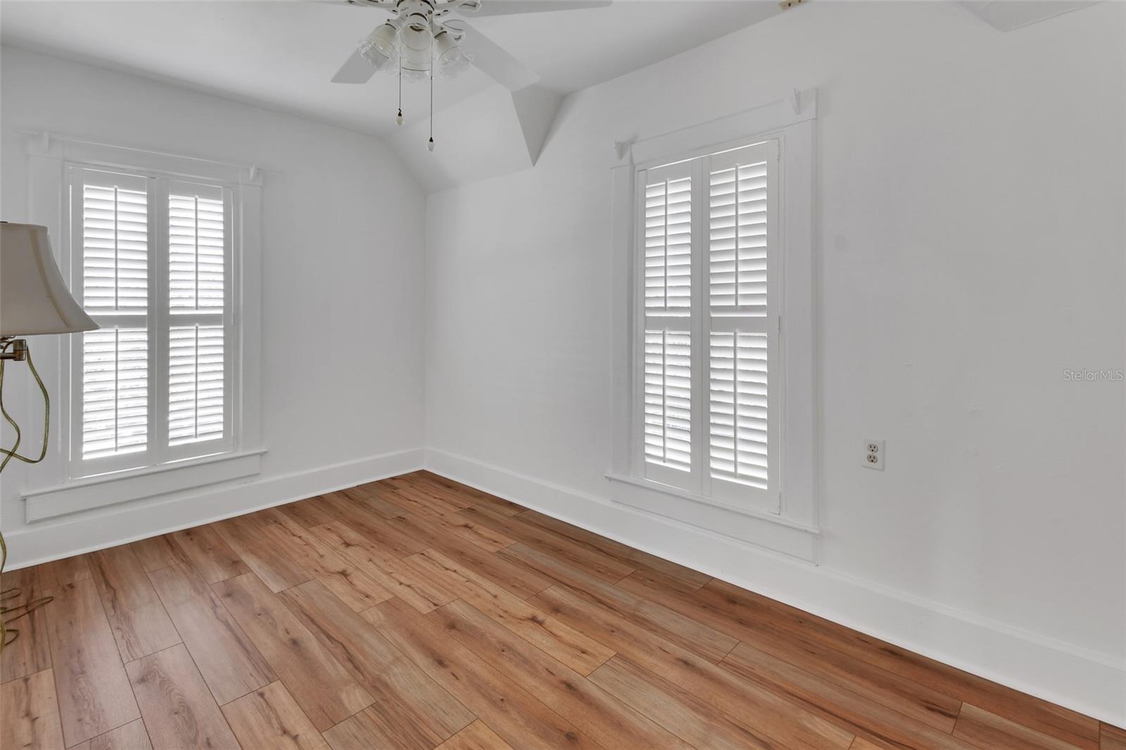 ACREAGE IN 8104 - Residential