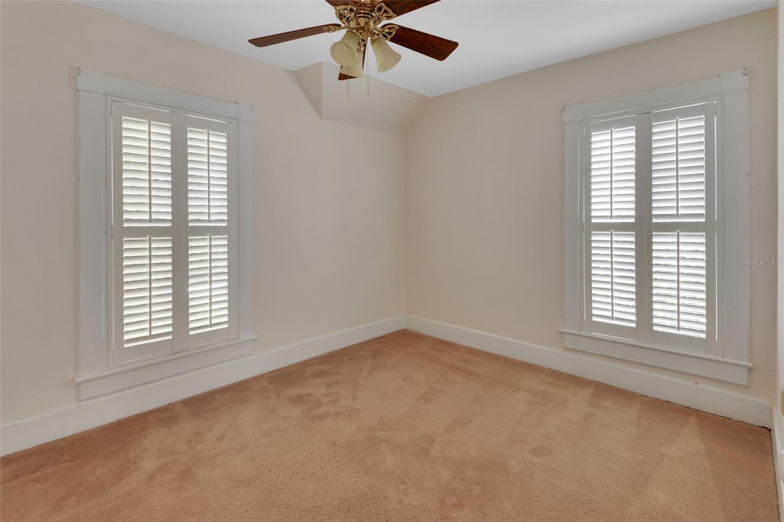 ACREAGE IN 8104 - Residential