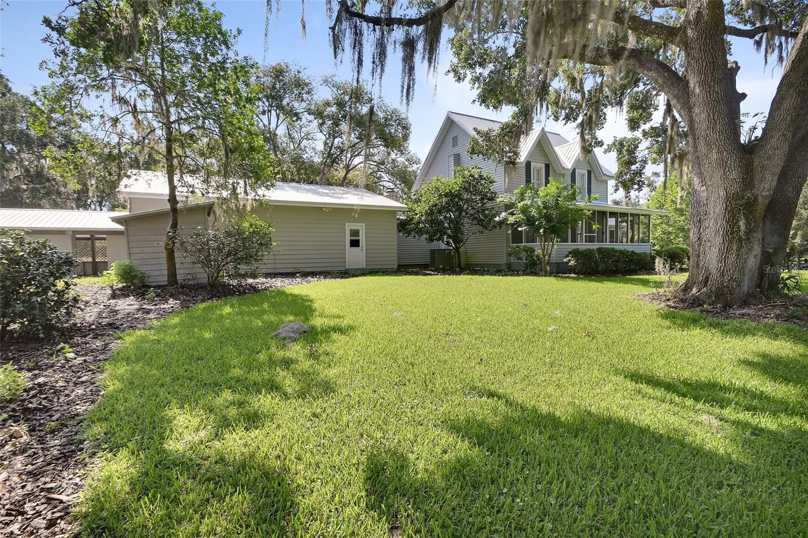 ACREAGE IN 8104 - Residential