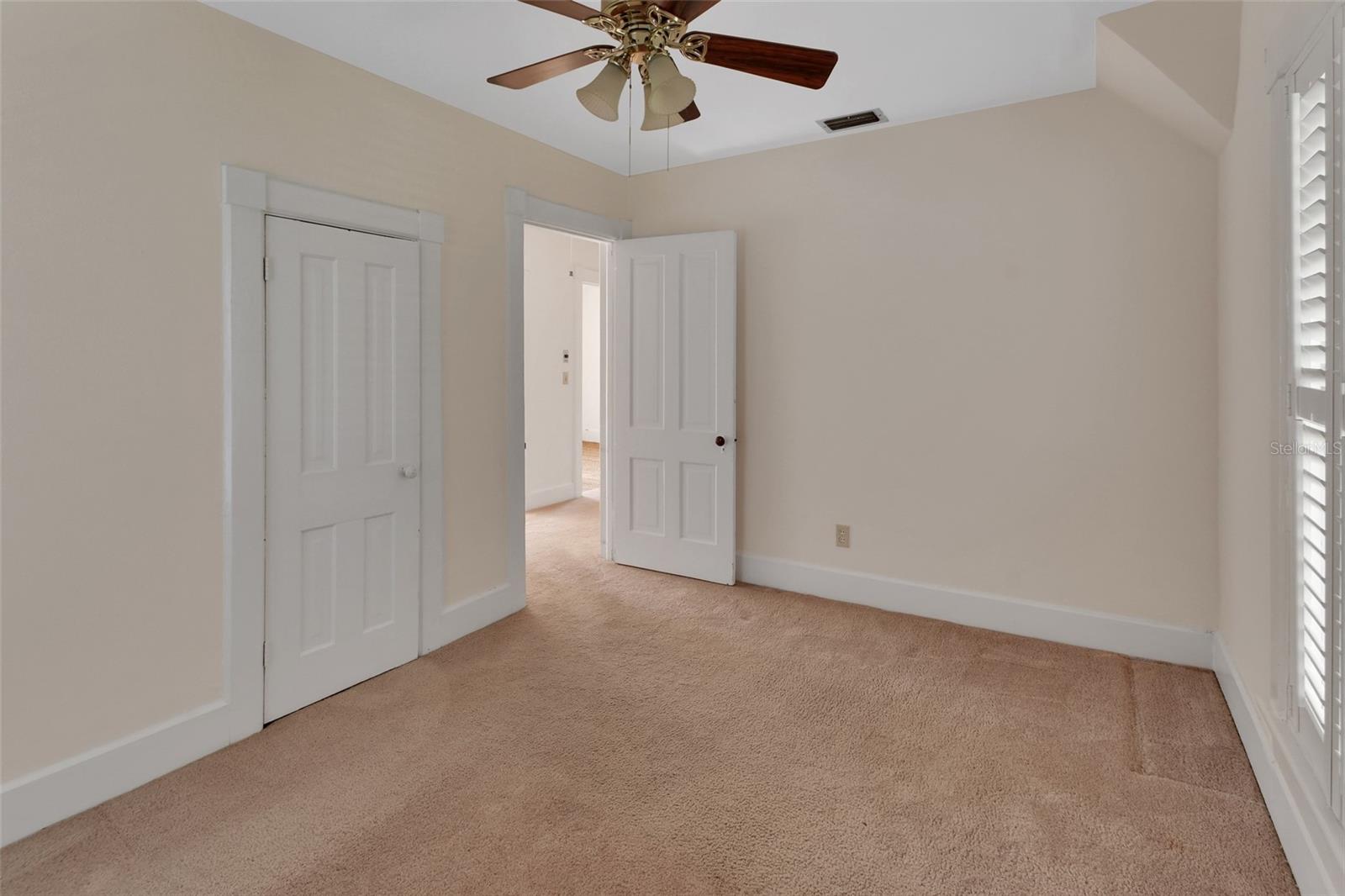 ACREAGE IN 8104 - Residential