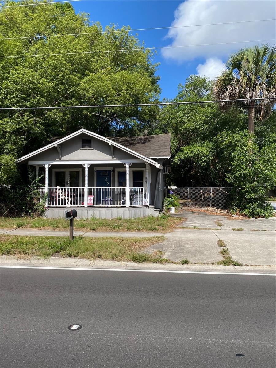 Great opportunity for an investment property or Air B&B a mile from the Sanford/Orlando Airport.  Close to shopping, roadways for travel.  Perfect location.