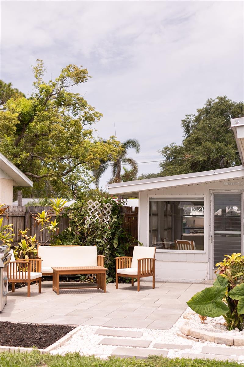 TROPICAL SHORES - Residential