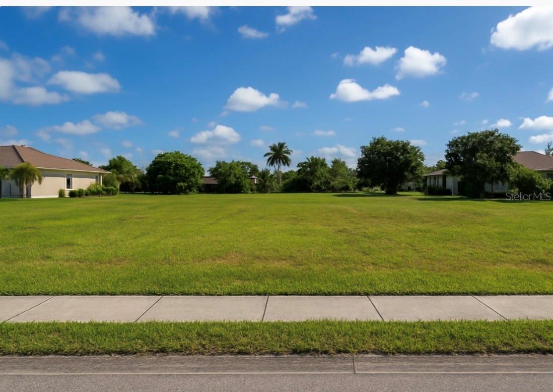CAPE CORAL - Land