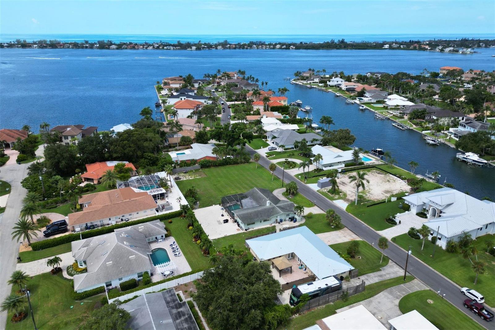SOUTHPOINTE SHORES - Residential