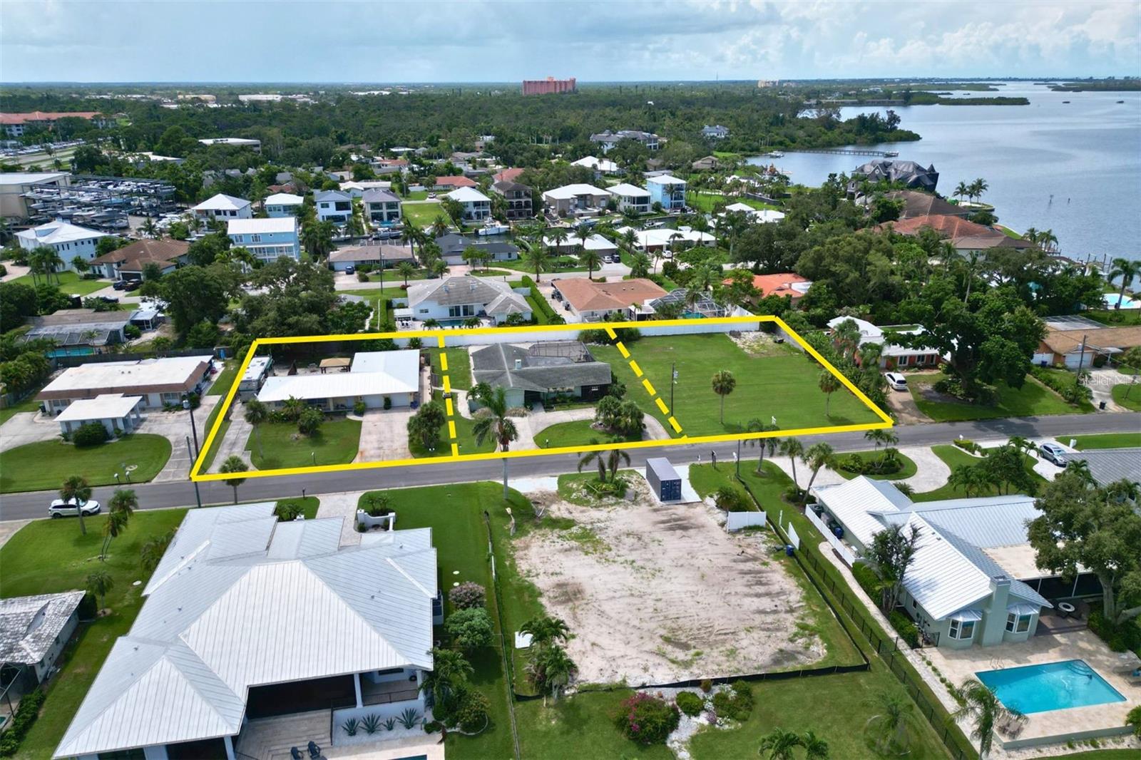 SOUTHPOINTE SHORES - Residential