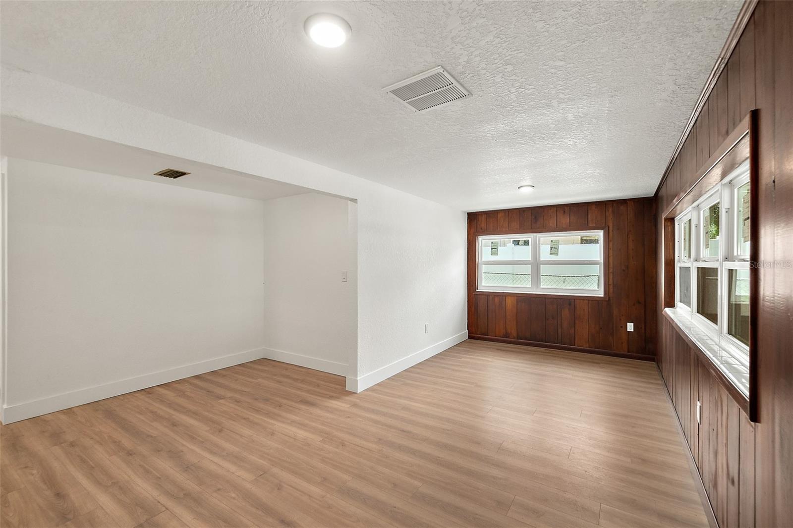 CAMARY MAUD GROVES SEC 02 - Residential