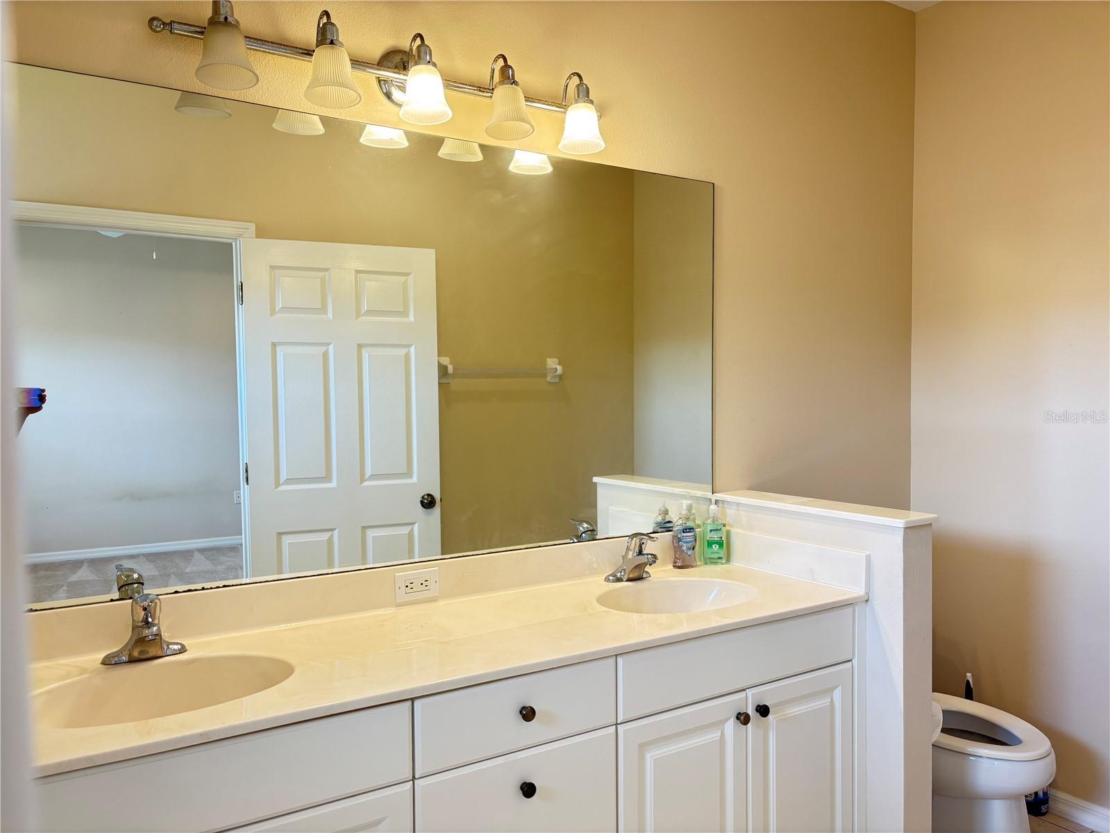 HARBORAGE ON BRADEN RIVER PH II - Residential Lease