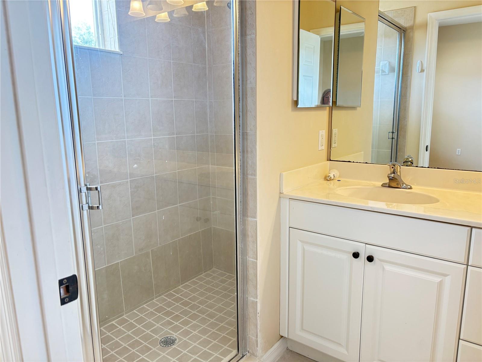HARBORAGE ON BRADEN RIVER PH II - Residential Lease