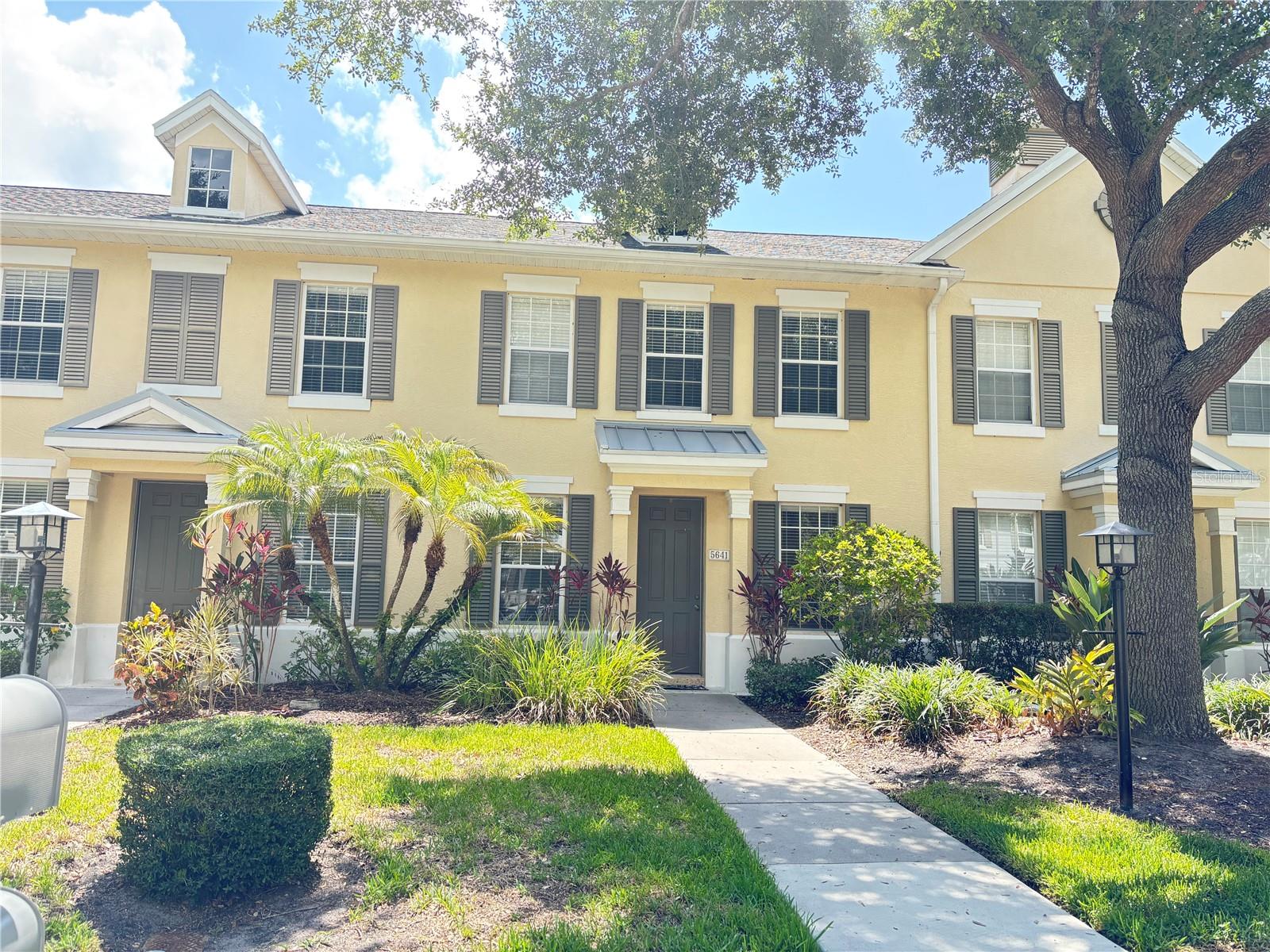 The Harborage is a GREAT WATERFRONT gated community. This townhome offers living area downstairs with 2 bedrooms upstairs. Nice private open patio area between the unit and 2 car garage. The downstairs living area is all tile with open kitchen with granite breakfast bar. This community has much to offer with Clubhouse, heated pool, spa, fitness, walking trails along the Bradenton river, and boat slips to rent.