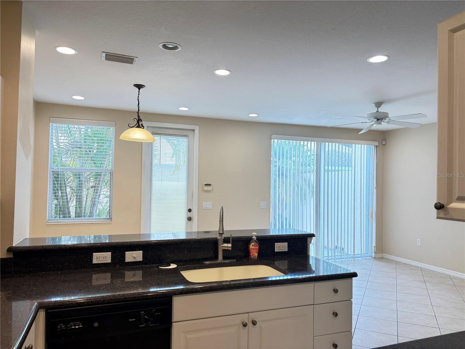 HARBORAGE ON BRADEN RIVER PH II - Residential Lease
